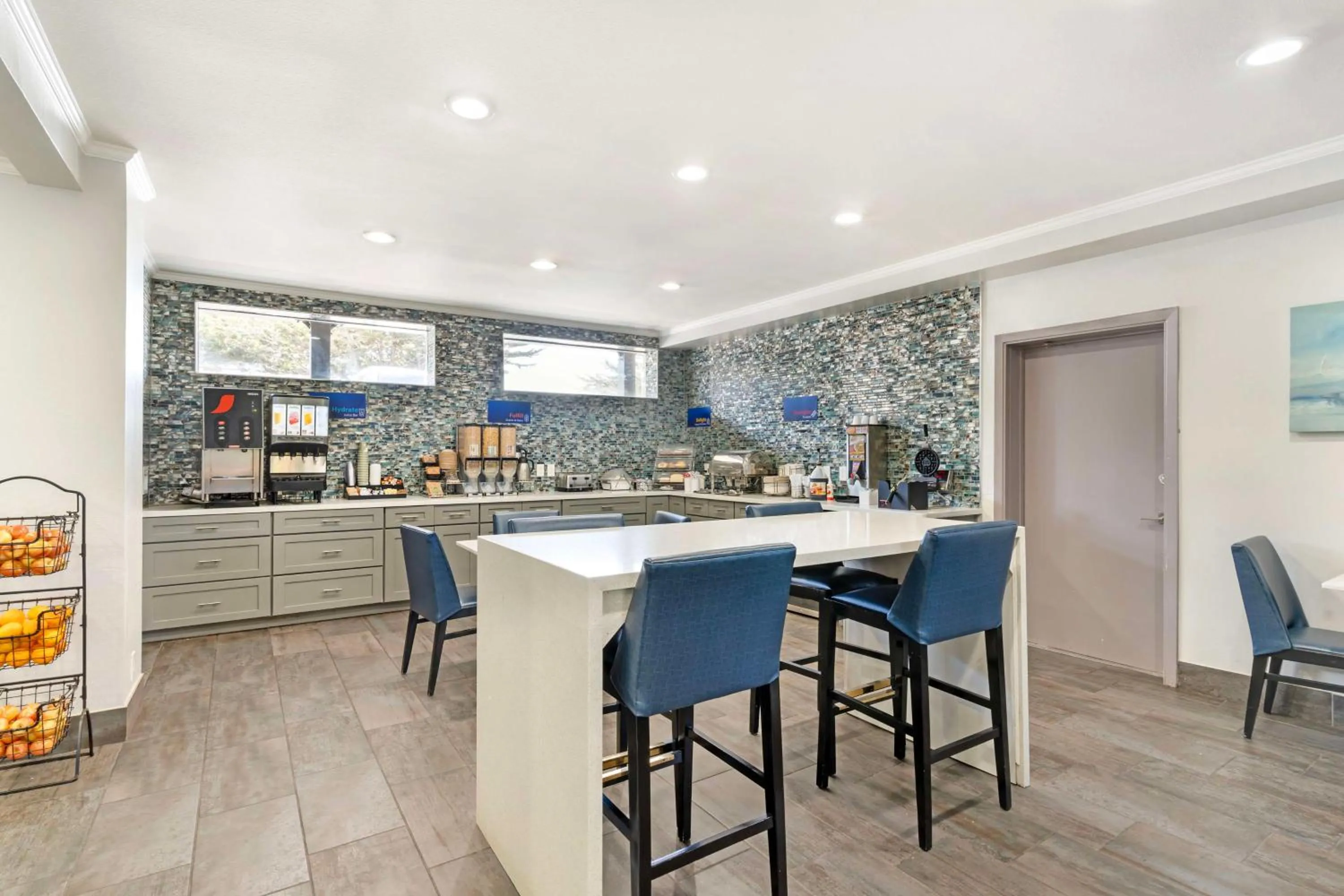 Breakfast in Best Western Marina State Beach