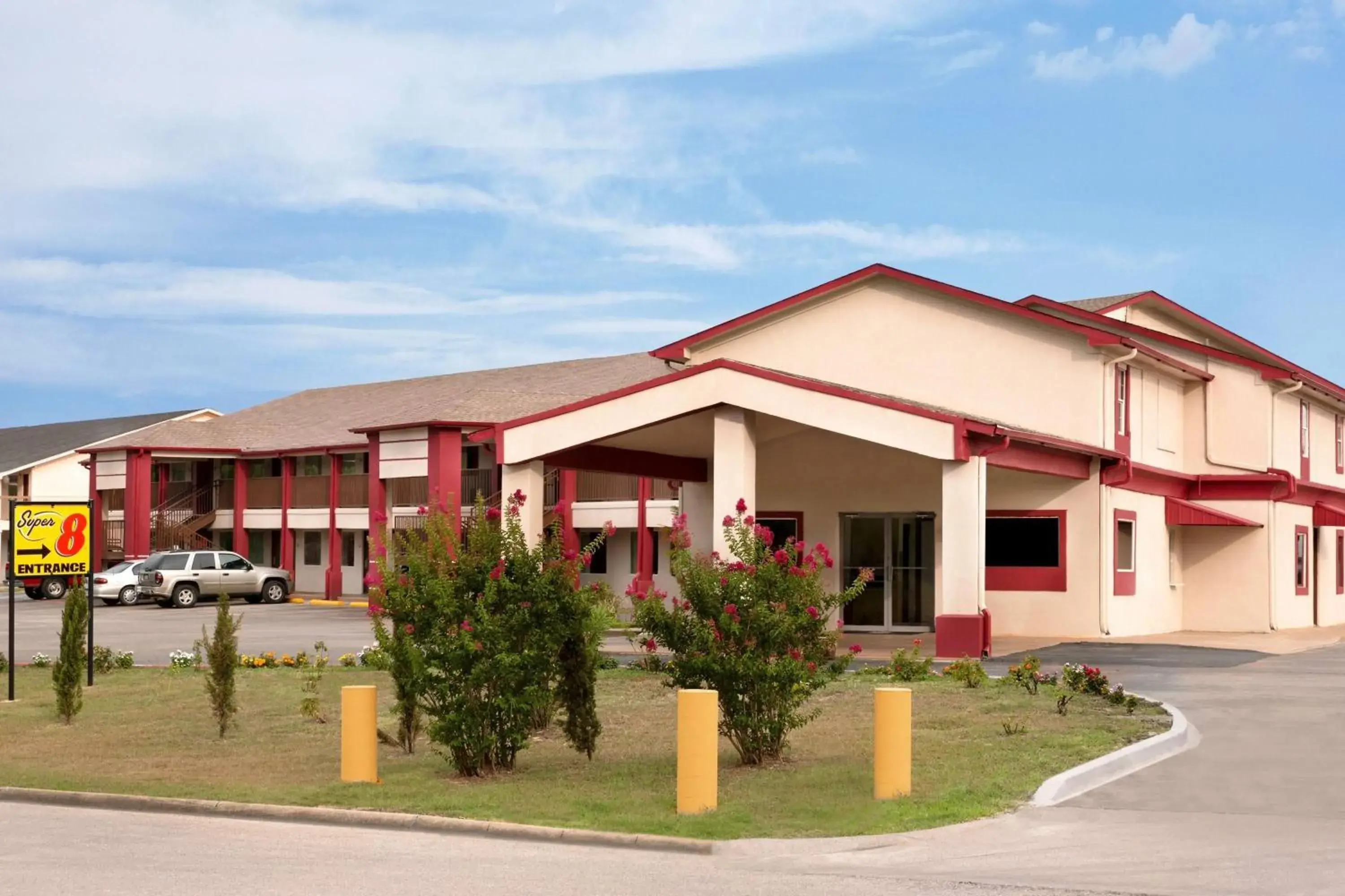 Property building in Super 8 by Wyndham Corsicana Property building in Super 8 by Wyndham Corsicana