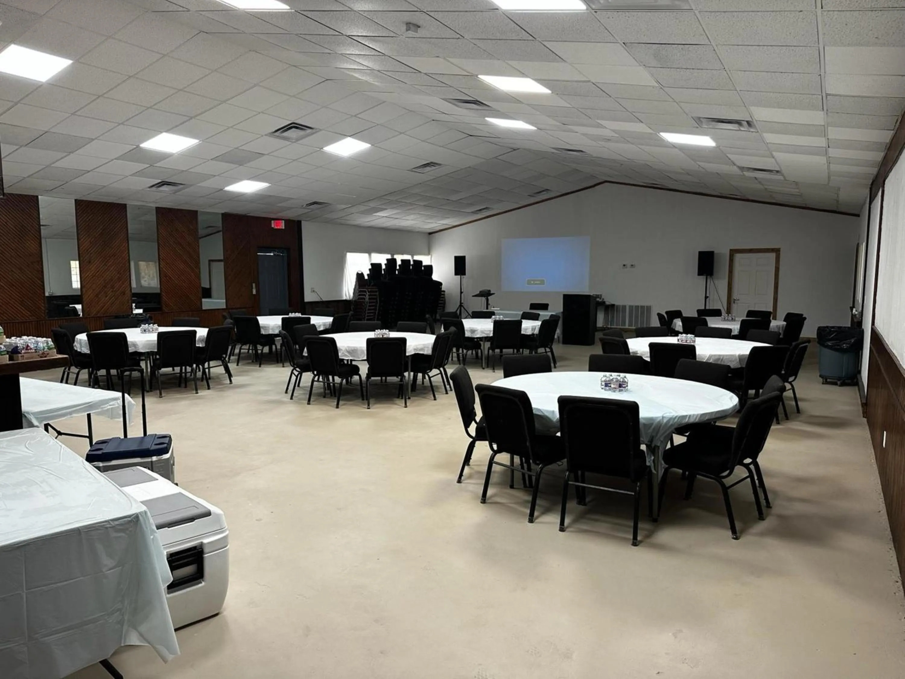 Meeting/conference room in Super 8 by Wyndham Corsicana
