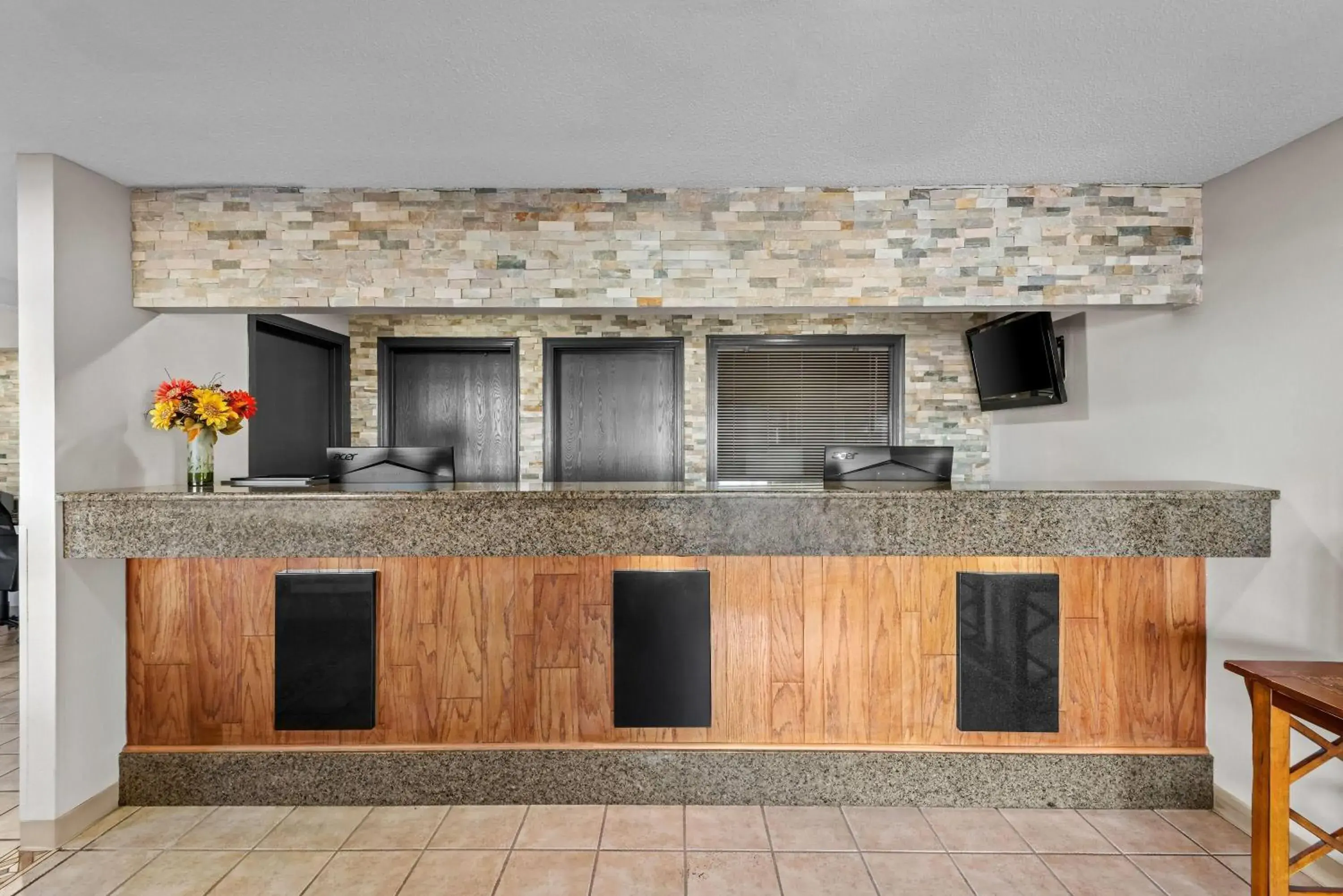 Lobby or reception in Days Inn & Suites by Wyndham Des Moines Airport Lobby or reception in Days Inn & Suites by Wyndham Des Moines Airport