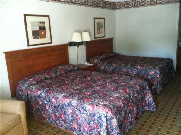 Bed in Quality Inn Elberton