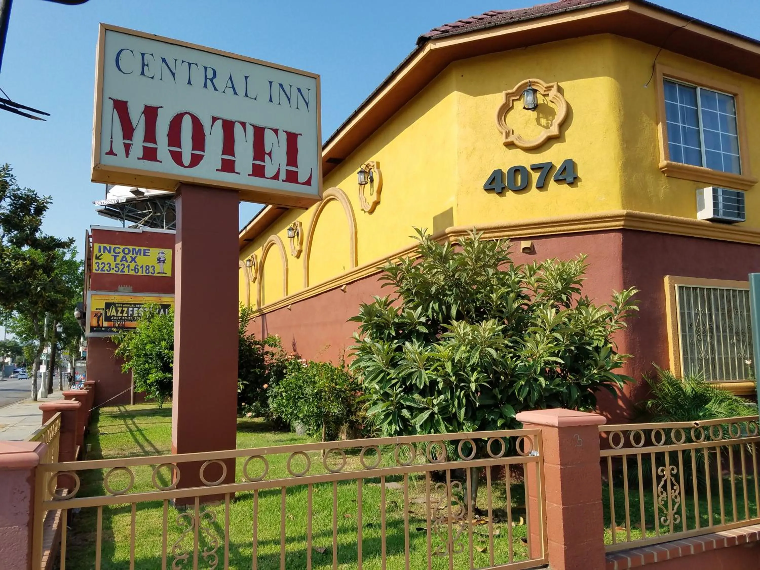 Day in Central Inn Motel