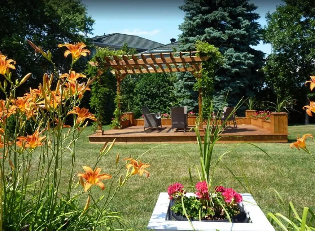 Garden in Motel Belle Riviere