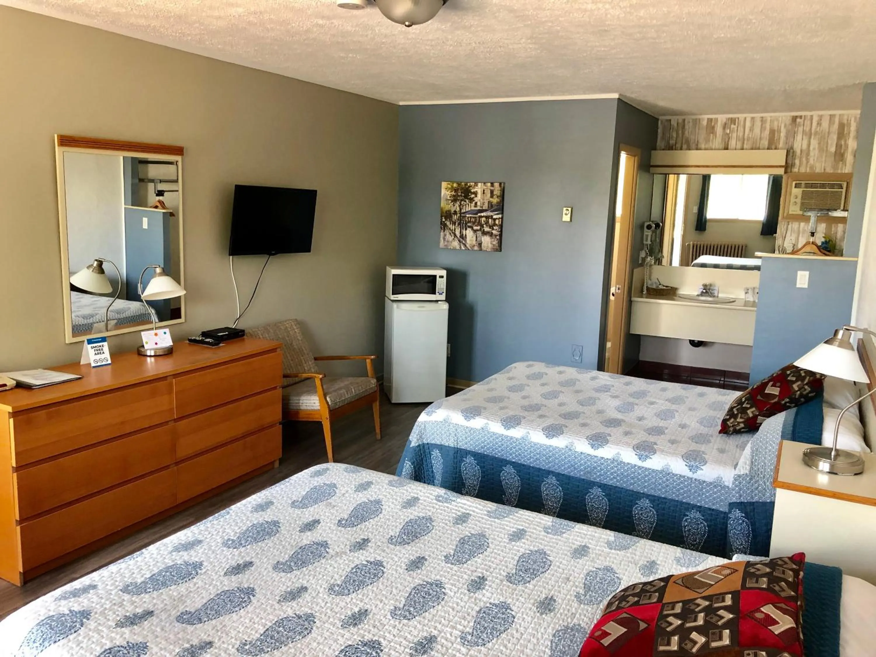 Photo of the whole room, Bed in Motel Belle Riviere