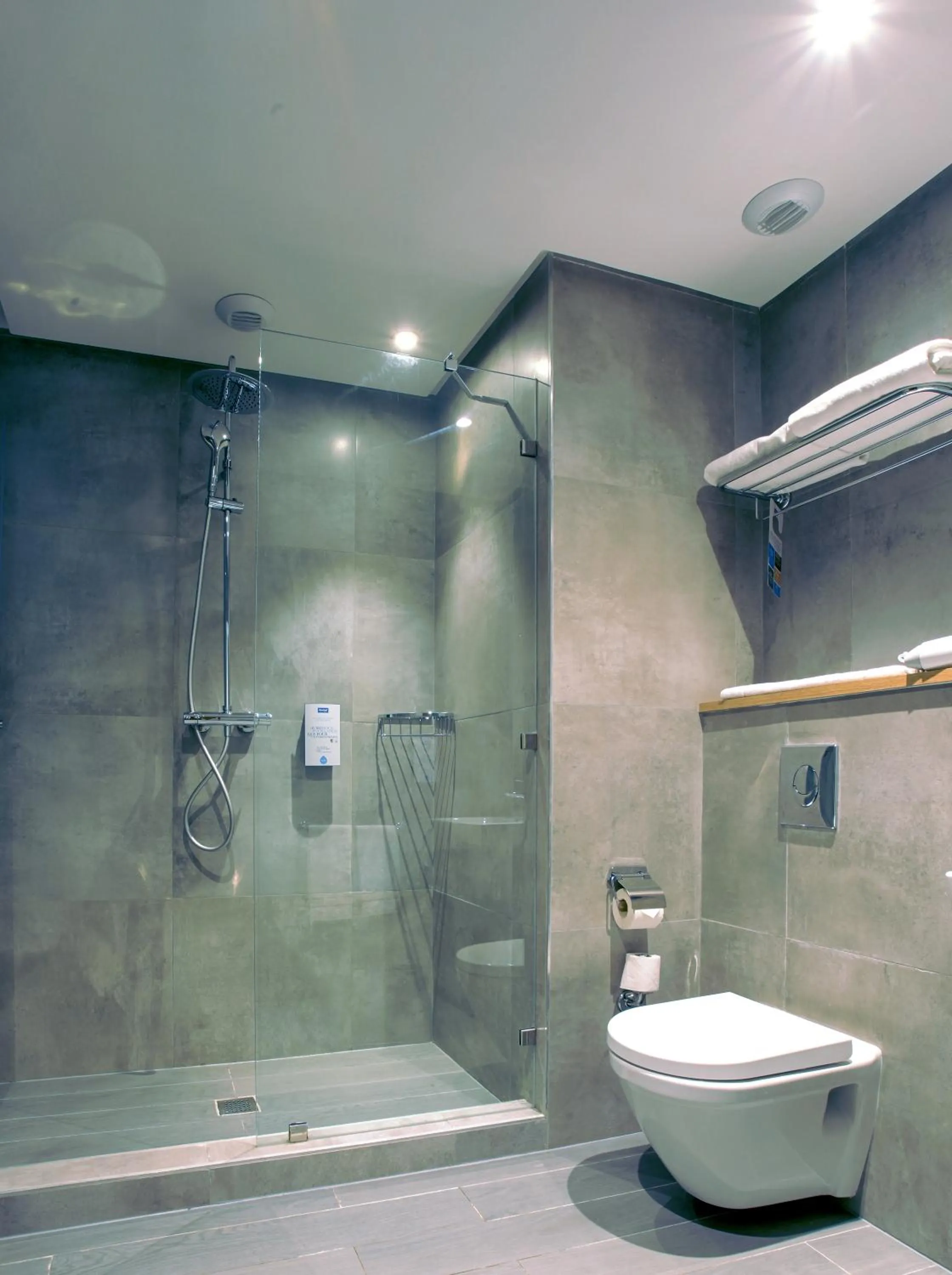 Shower in Kyriad Residence Casablanca