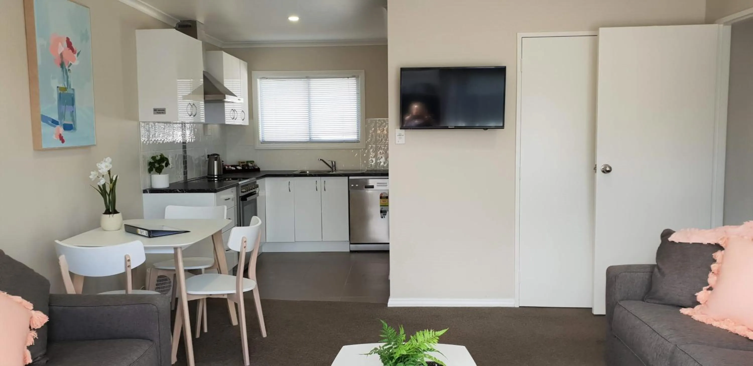 Rose Apartments Unit 3 Central Rotorua - Accommodation & Spa