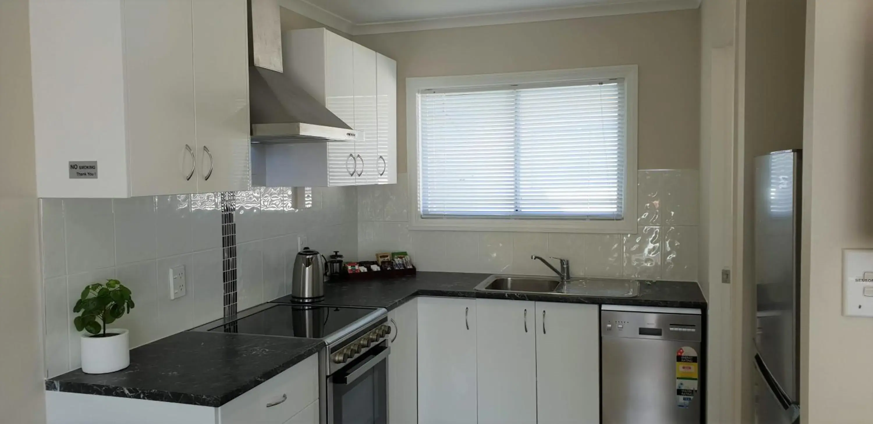 Rose Apartments Unit 3 Central Rotorua - Accommodation & Spa Rose Apartments Unit 3 Central Rotorua - Accommodation & Spa