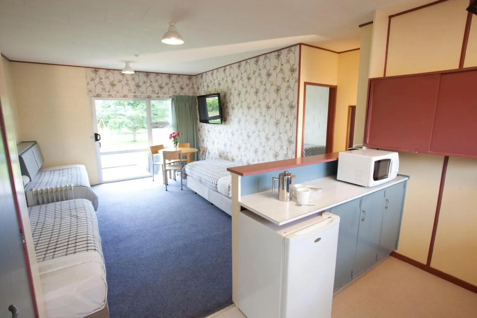 Day in Broadway Motel & Miro Court Villas