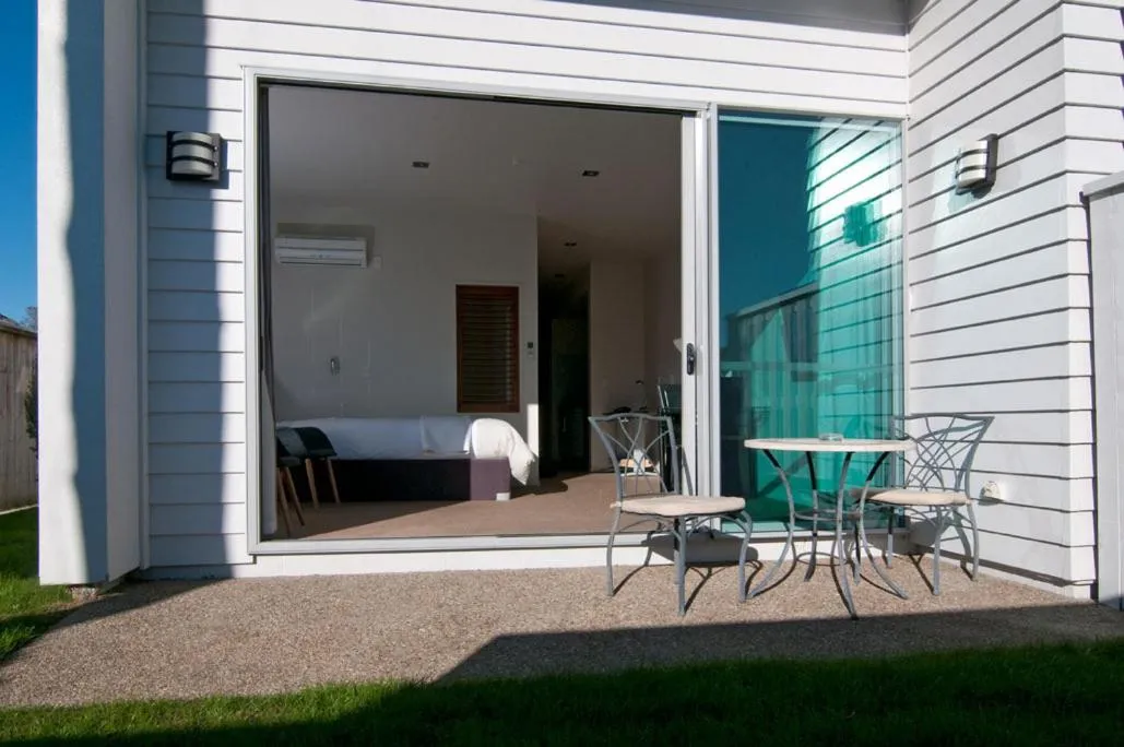 Patio in Broadway Motel & Miro Court Villas