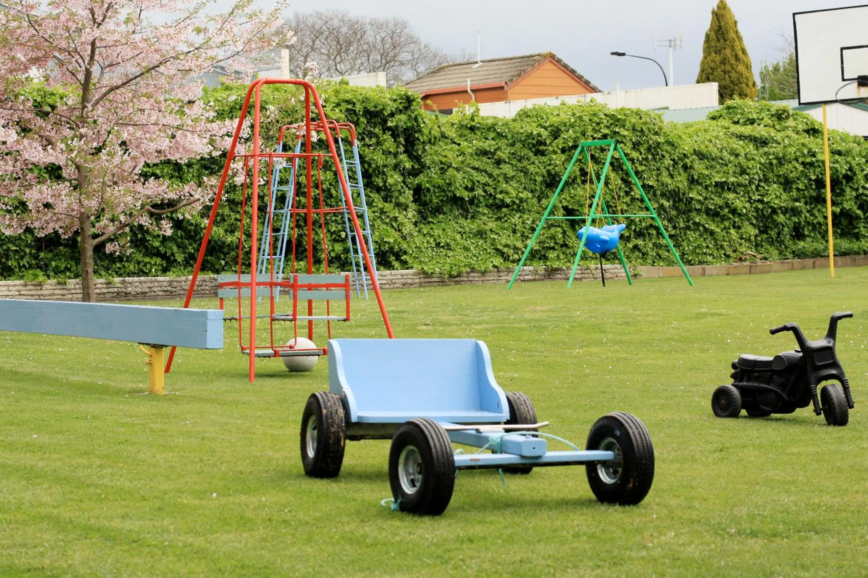 Day in Broadway Motel & Miro Court Villas