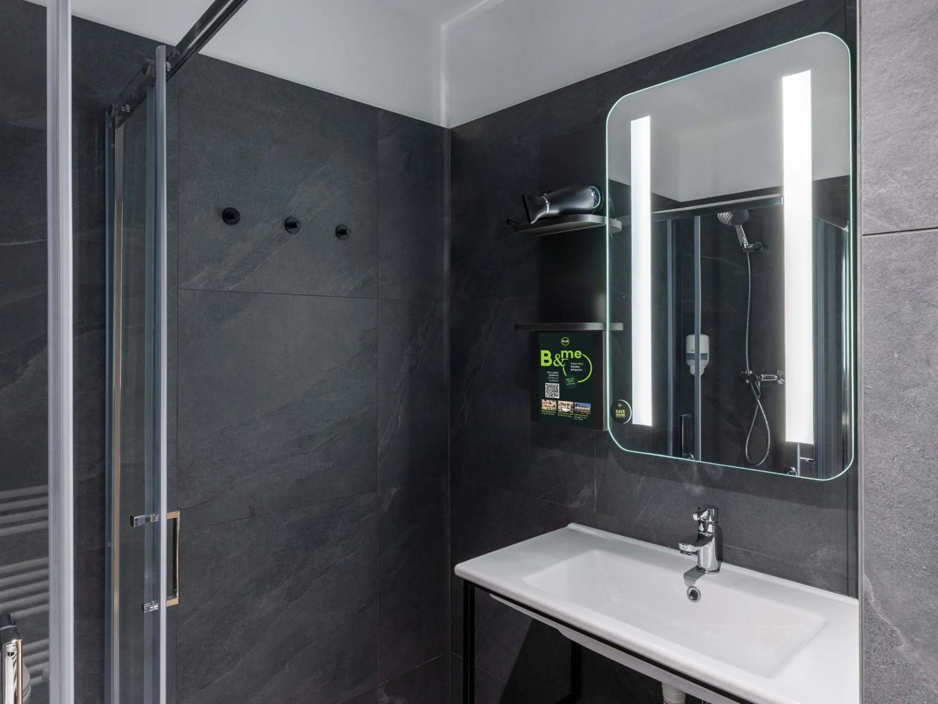 Bathroom in B&B HOTEL Maribor Orel