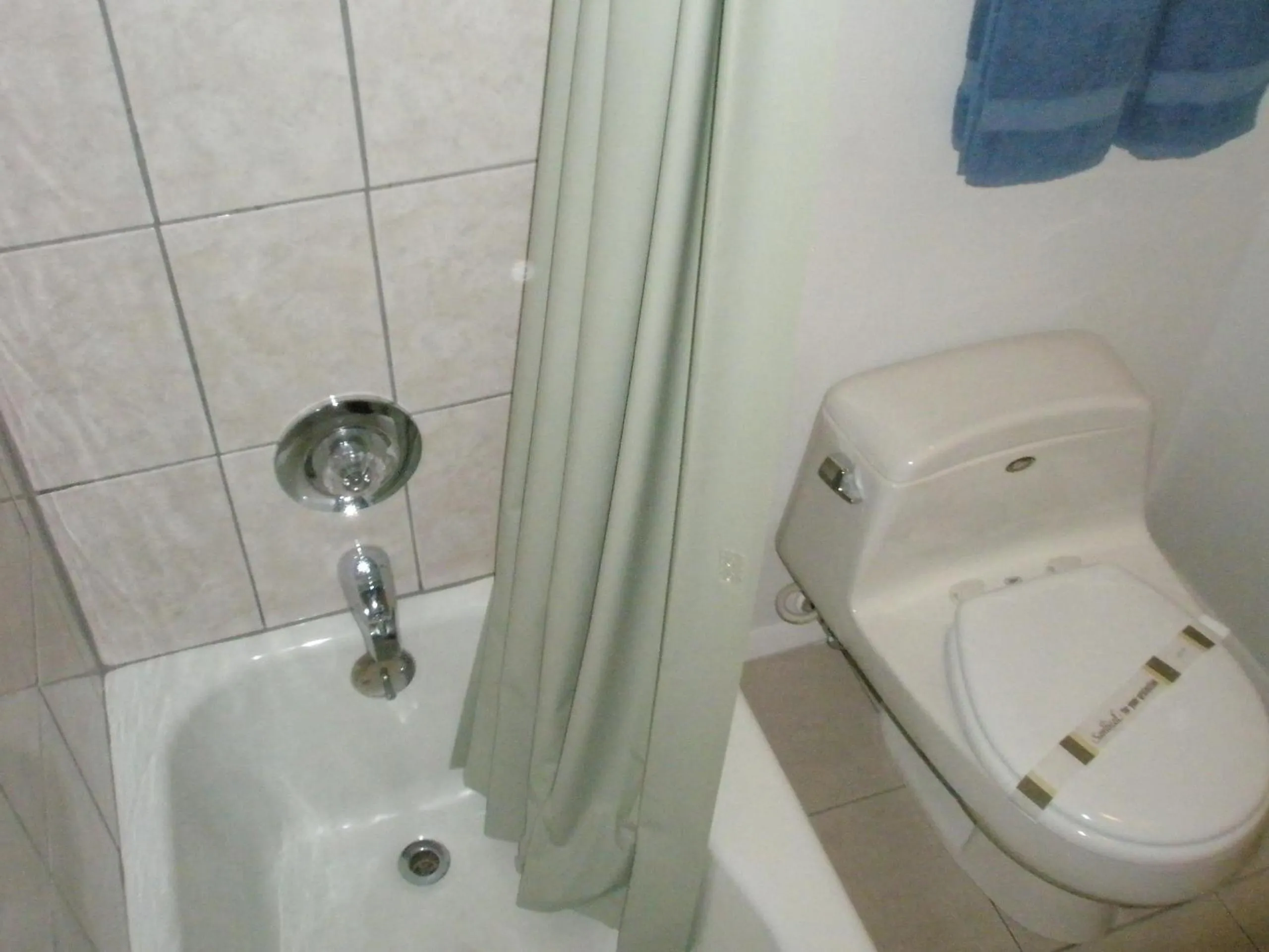 Bathroom in Mel Haven Motel