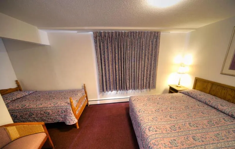 Photo of the whole room in Mel Haven Motel