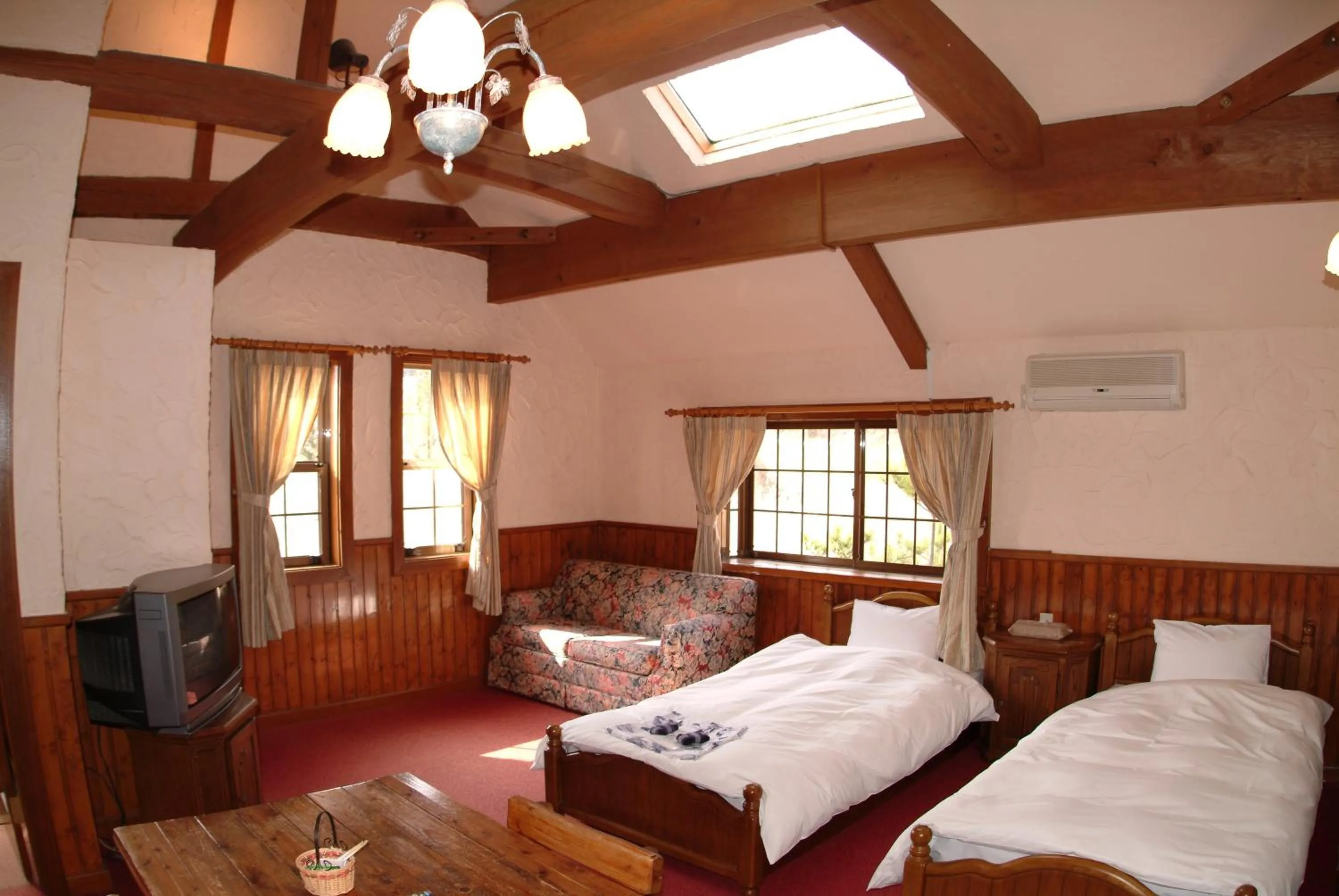 Photo of the whole room, Bed in Minami Aso Luna Observatory Auberge Mori no Atelier