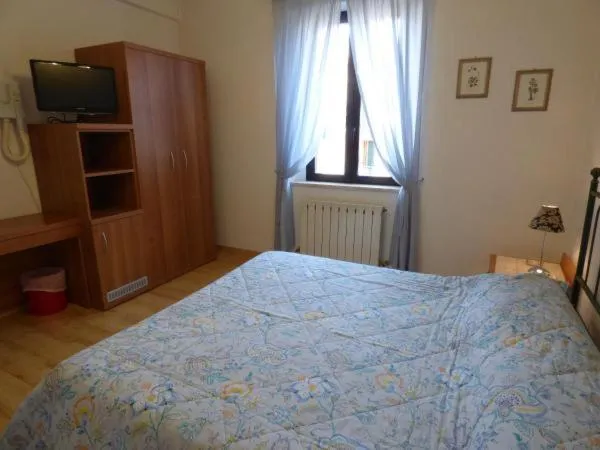 Bed in " Il Bersagliere " Dependance Hotel la Pace