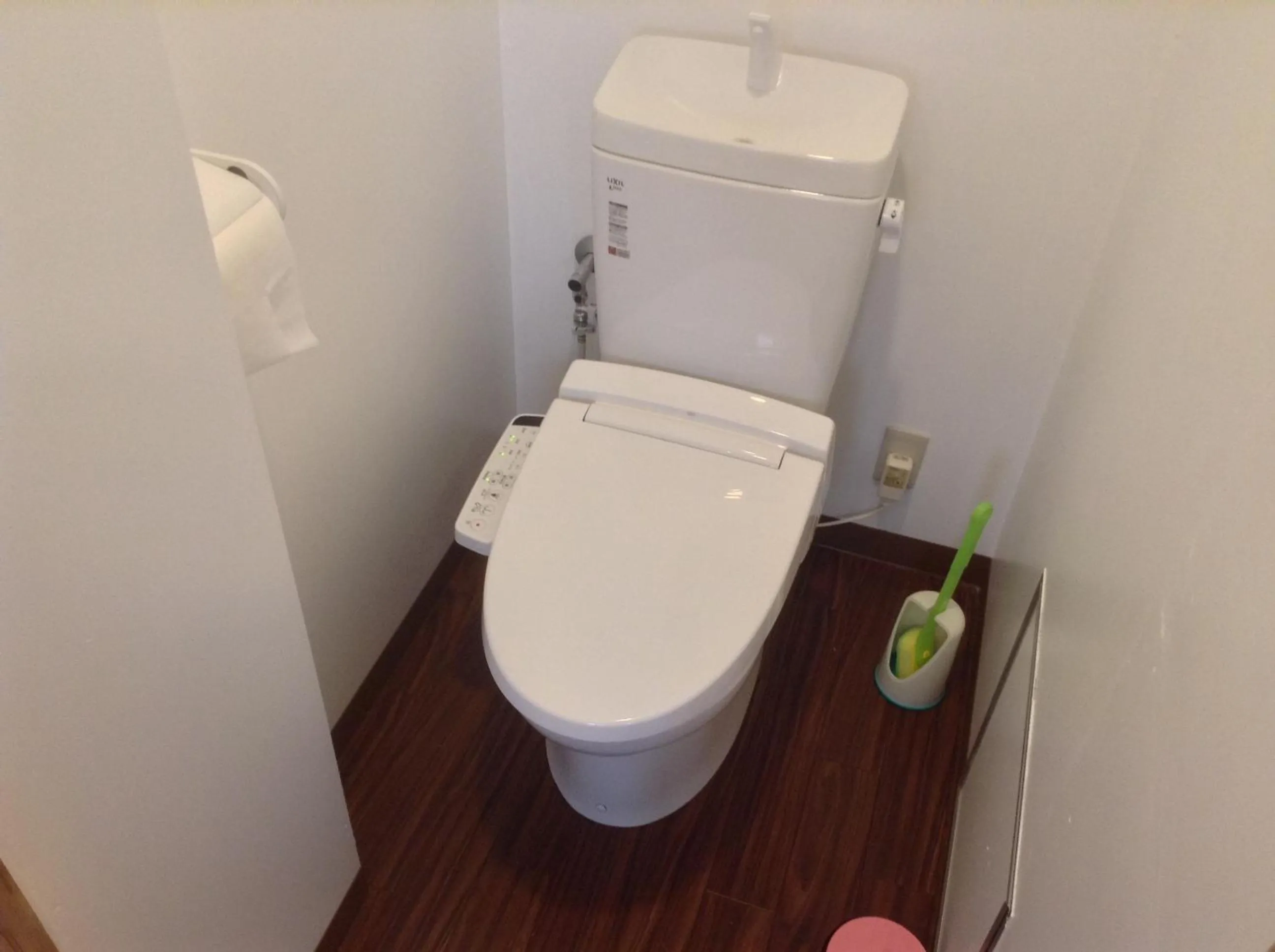 Toilet in Little Asia Guest House