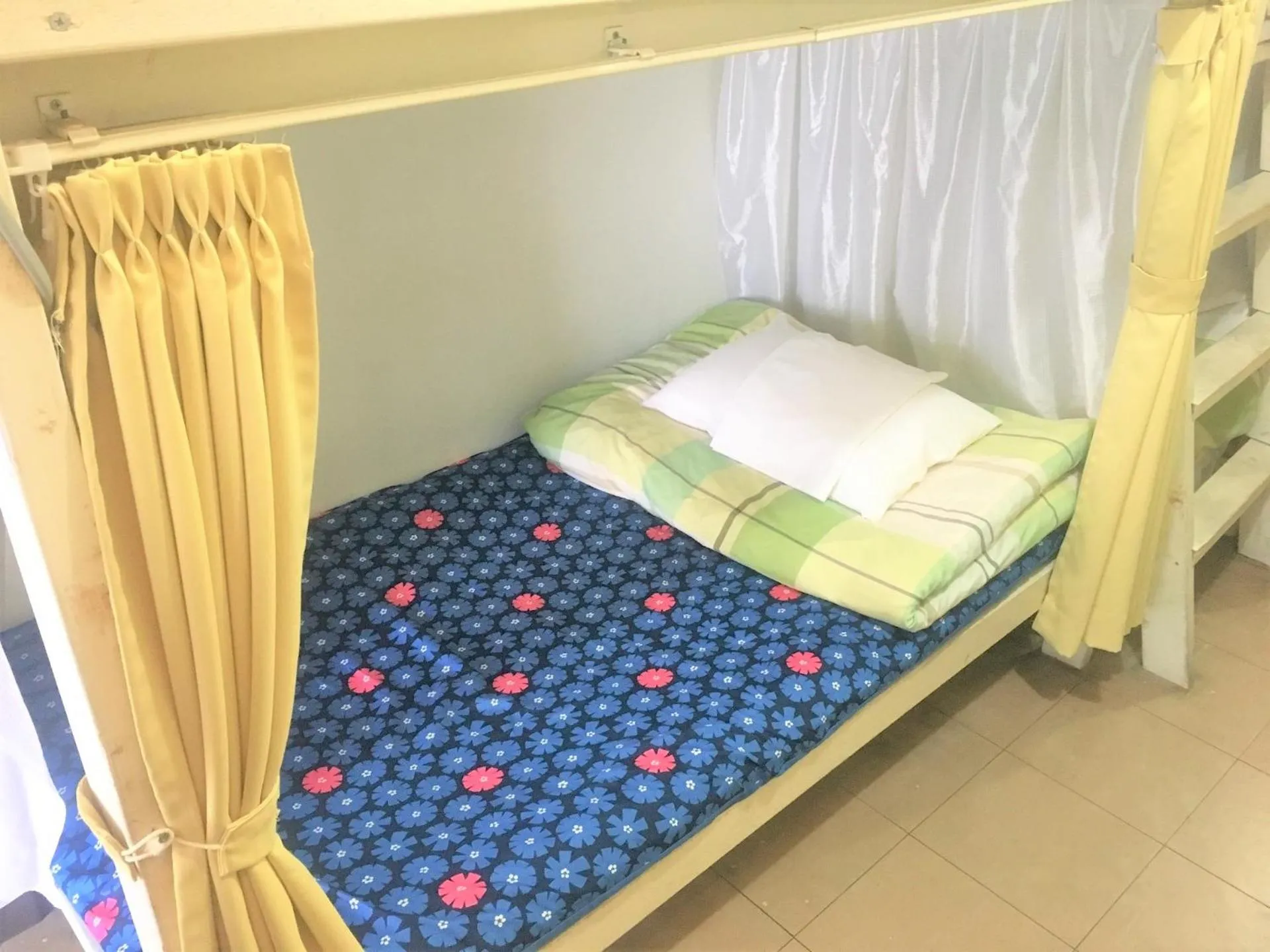 bunk bed, Bed in Kagoshima Little Asia