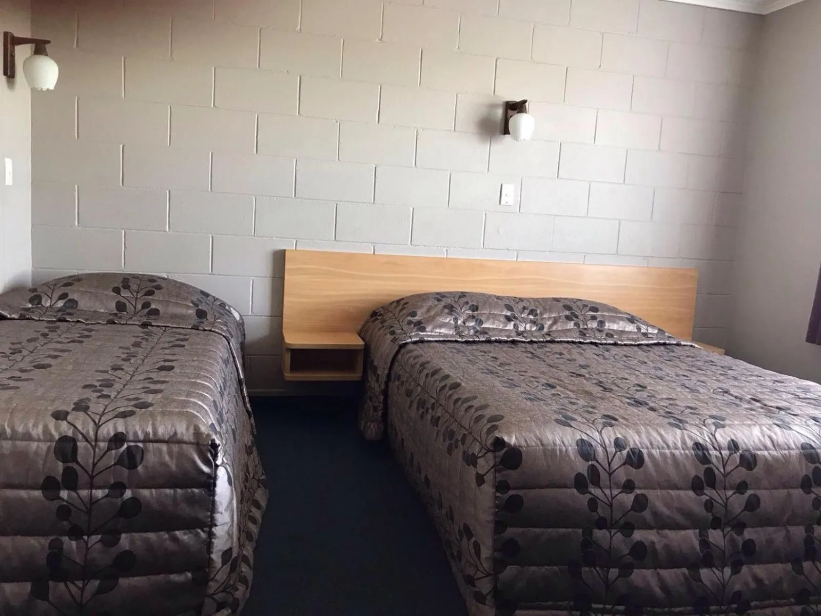 Photo of the whole room, Bed in Otorohanga & Waitomo Motels