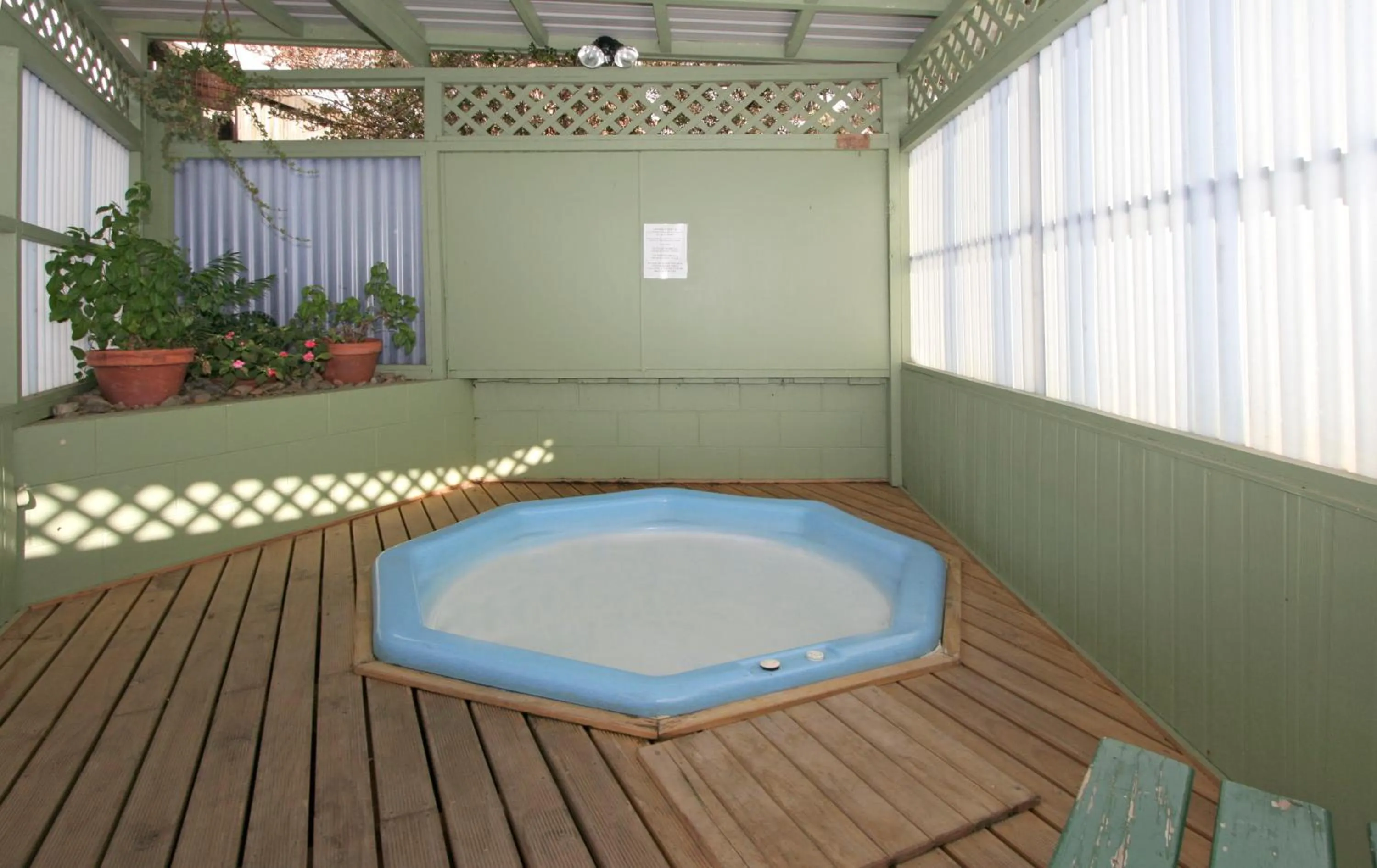 Hot Tub in Otorohanga & Waitomo Motels