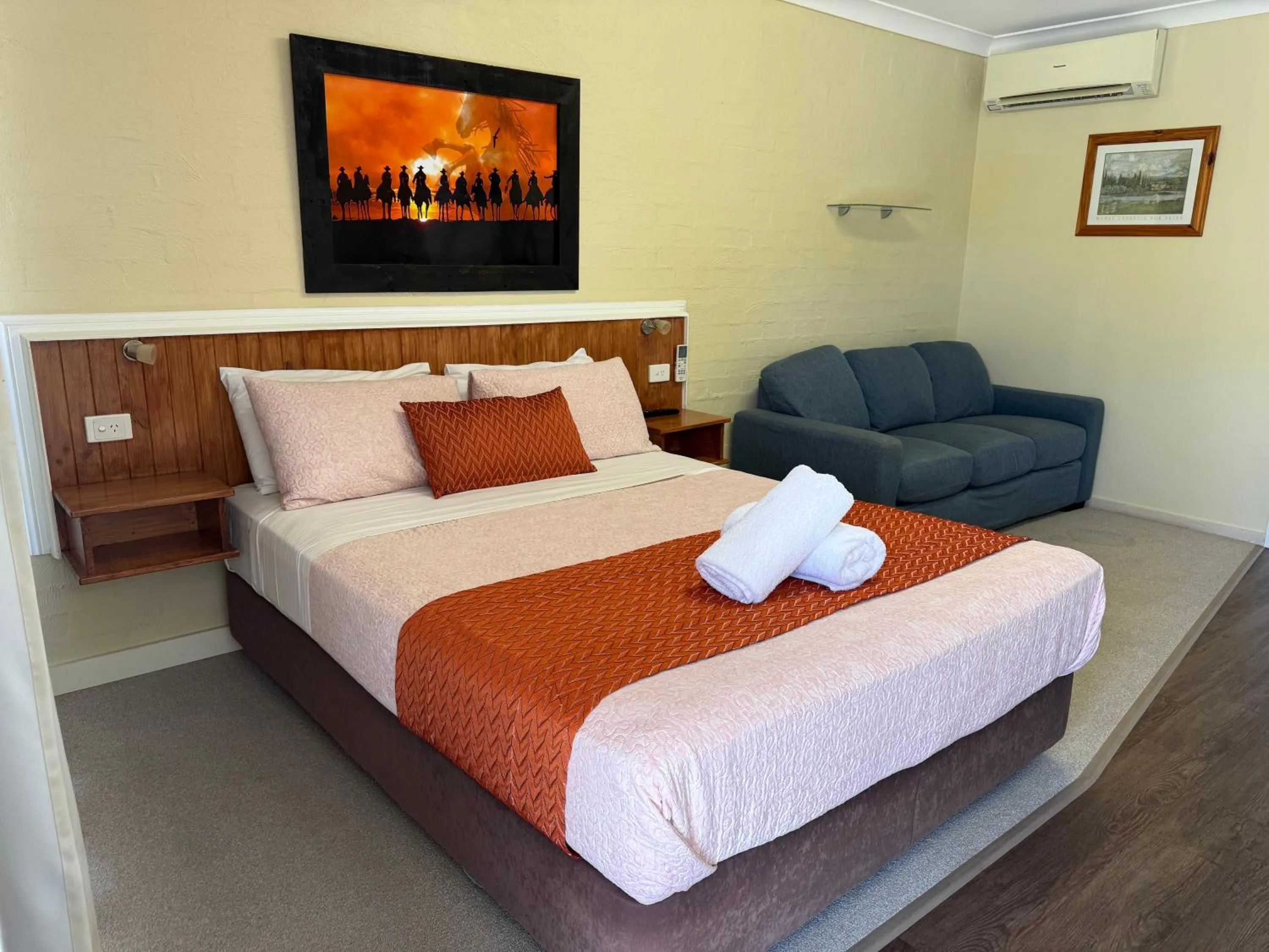 Bed in Winchester Motel