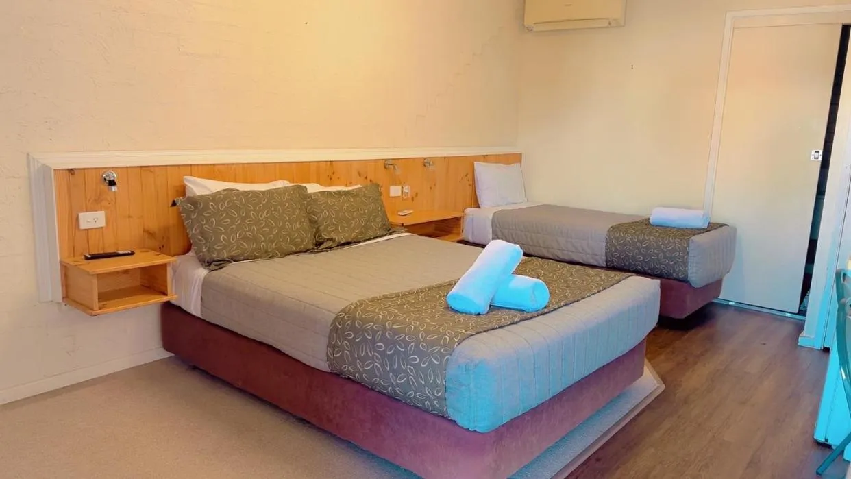 Bed in Winchester Motel