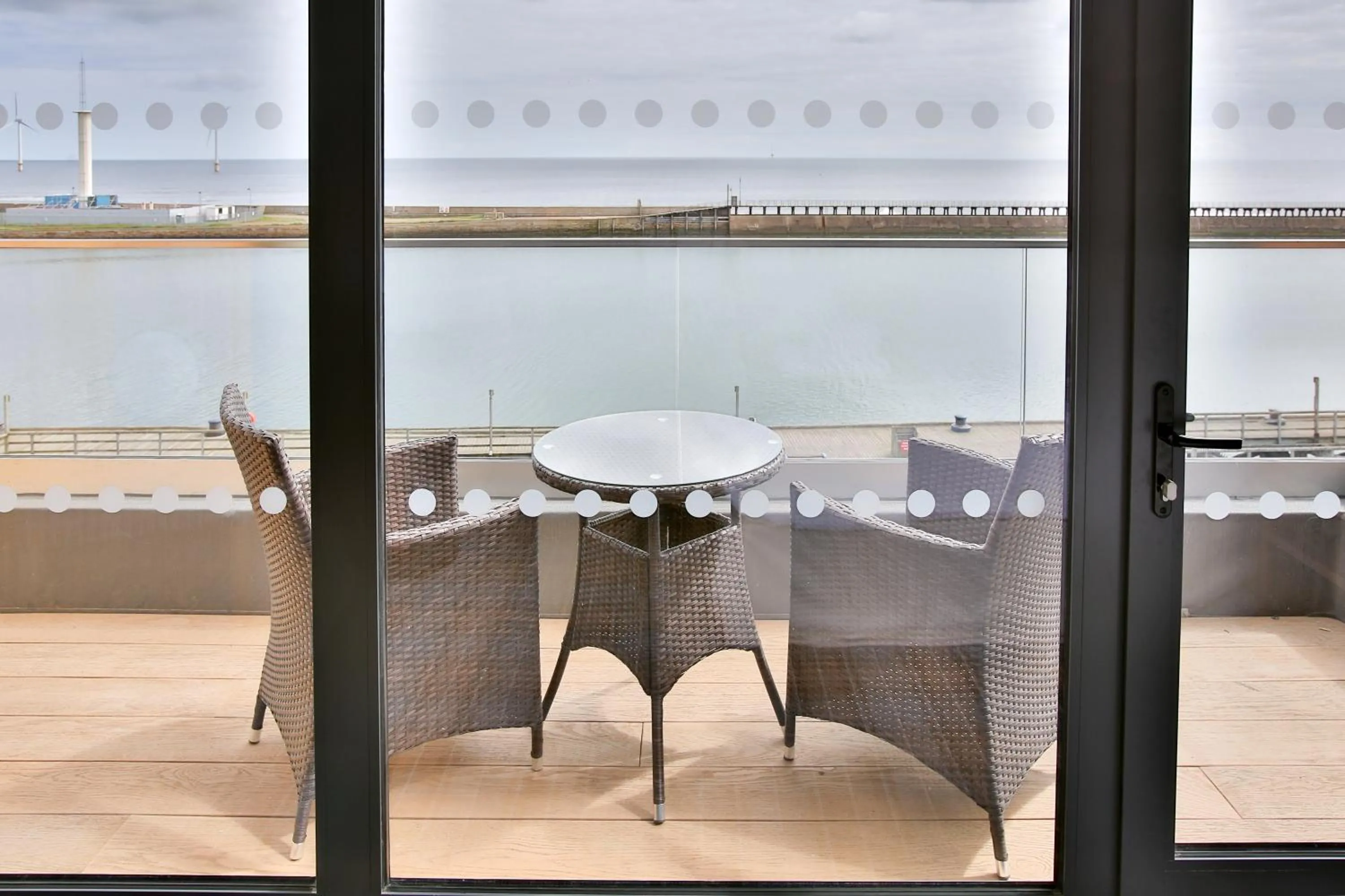 Patio in The Commissioners Quay Inn - The Inn Collection Group