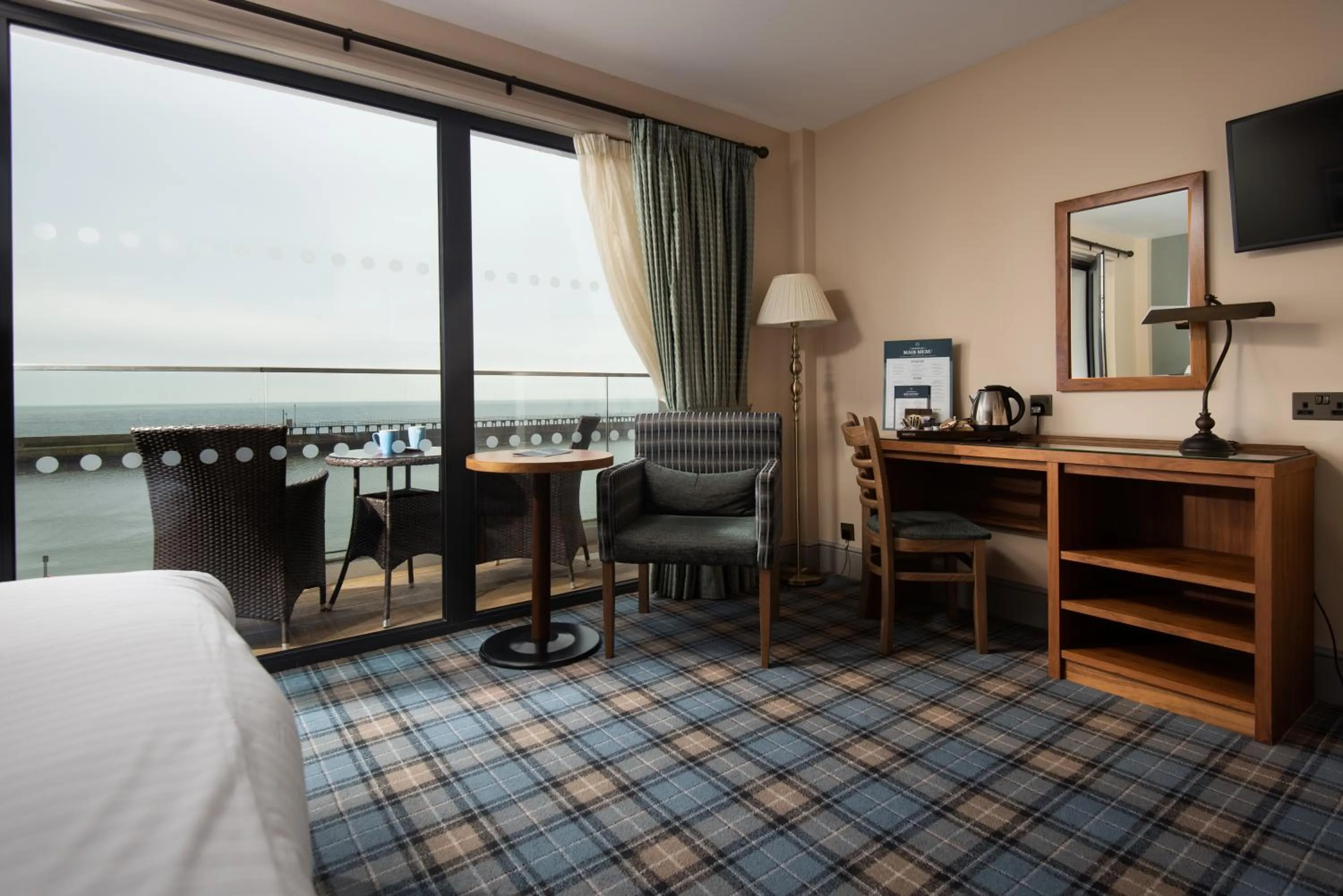 Balcony/Terrace, Bed in The Commissioners Quay Inn - The Inn Collection Group