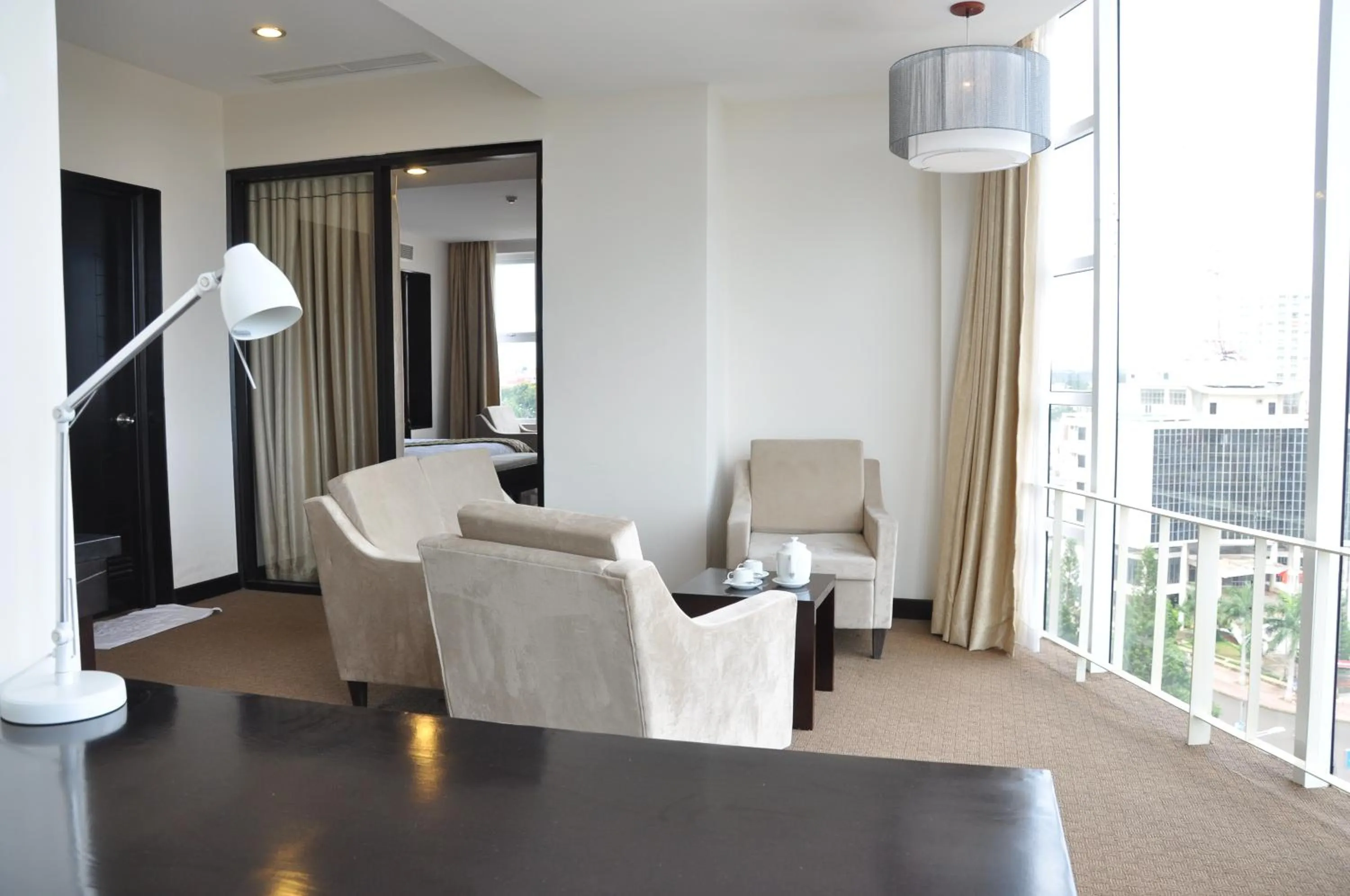 Day in Sai Gon Ban Me Hotel