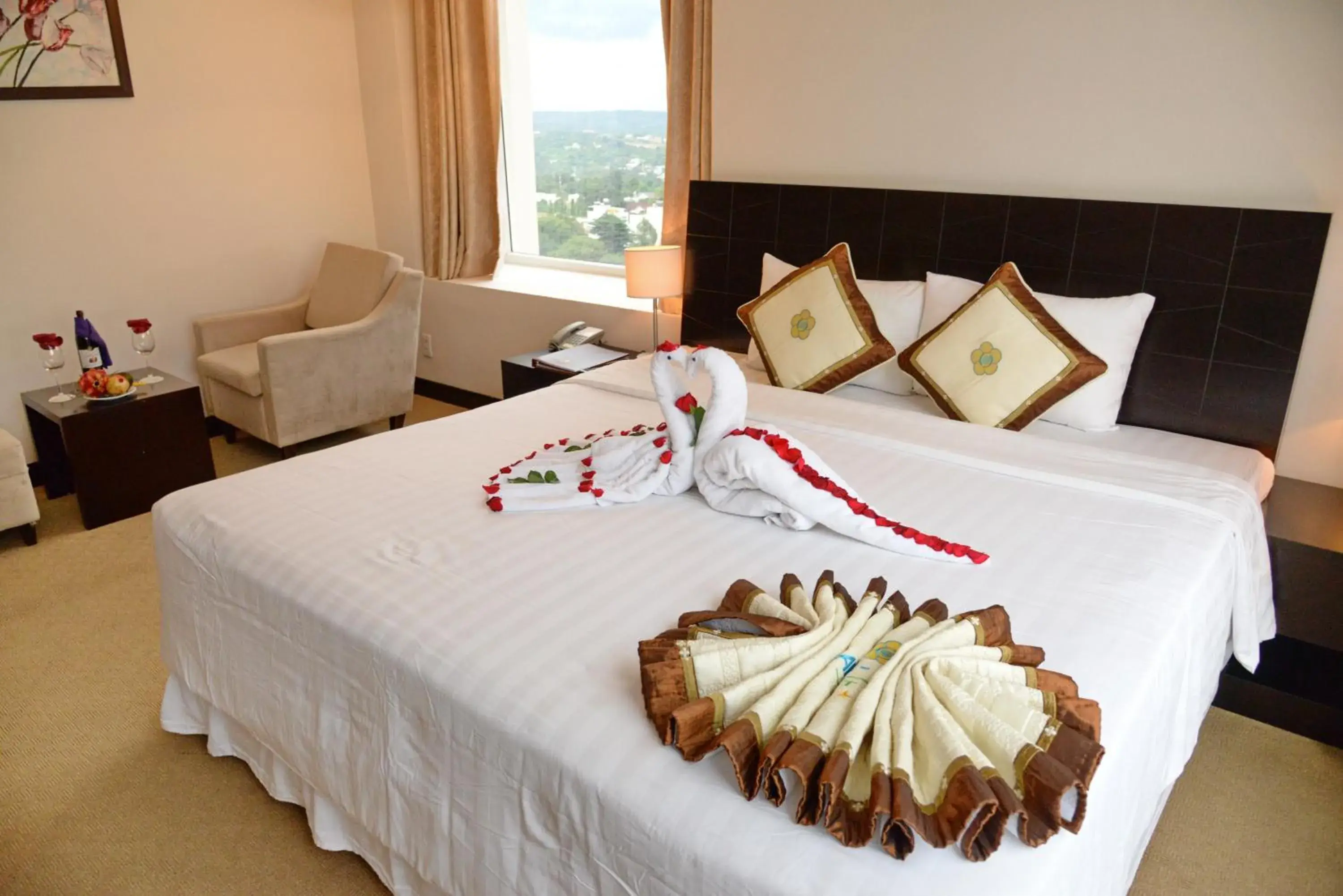 Photo of the whole room, Bed in Sai Gon Ban Me Hotel Photo of the whole room, Bed in Sai Gon Ban Me Hotel