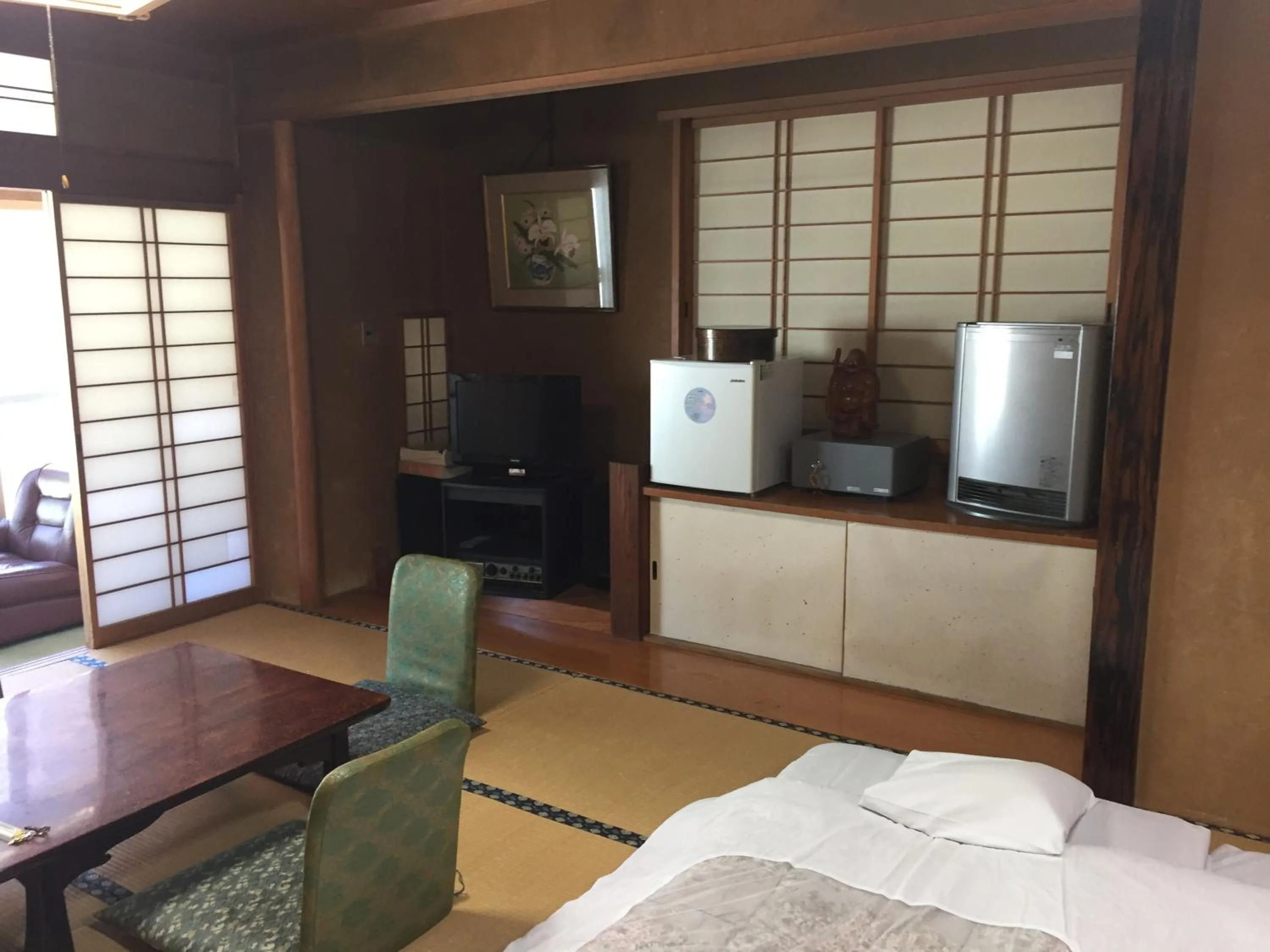 Photo of the whole room in Daymaruya Ryokan