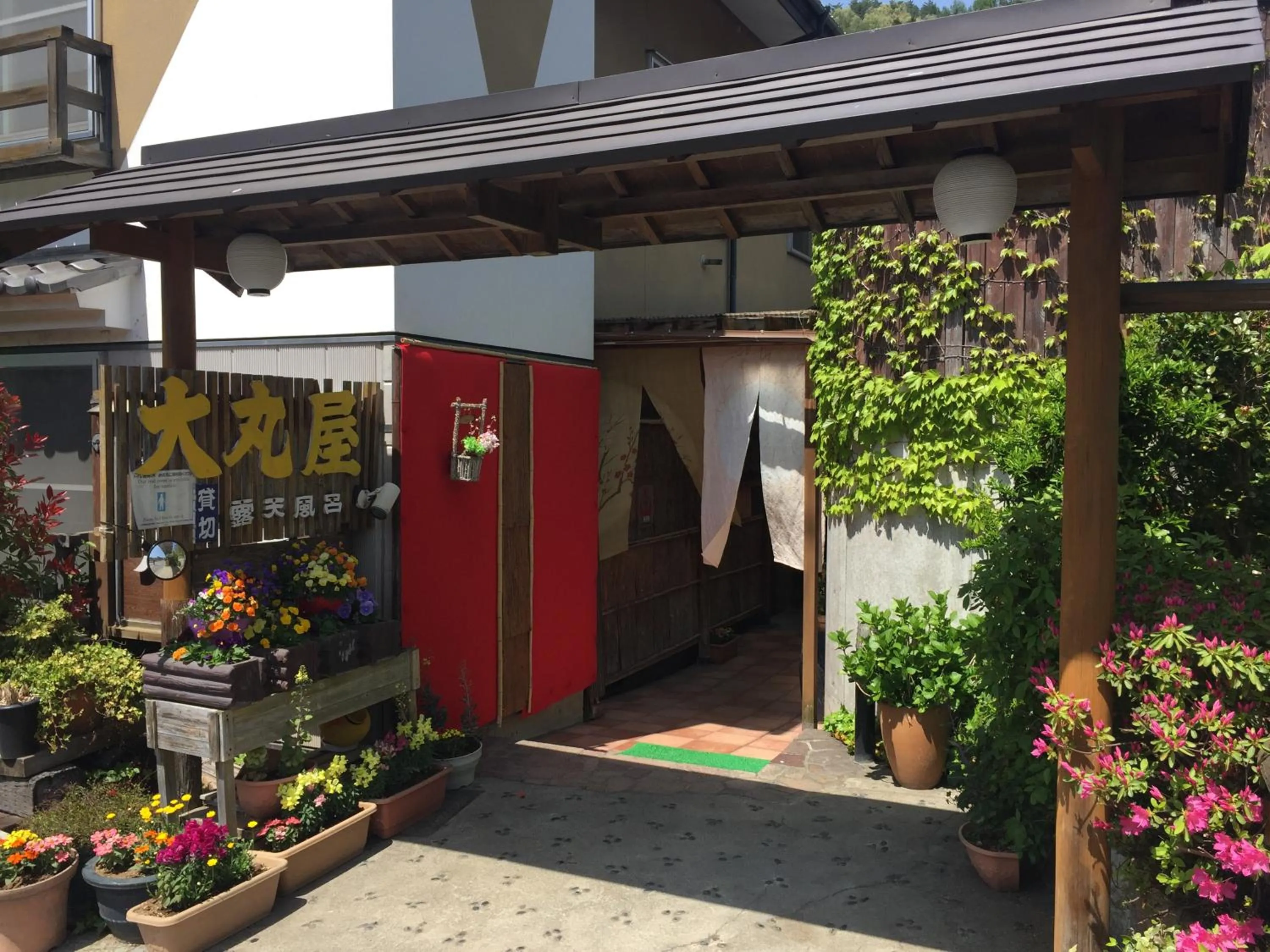 Facade/entrance in Daymaruya Ryokan