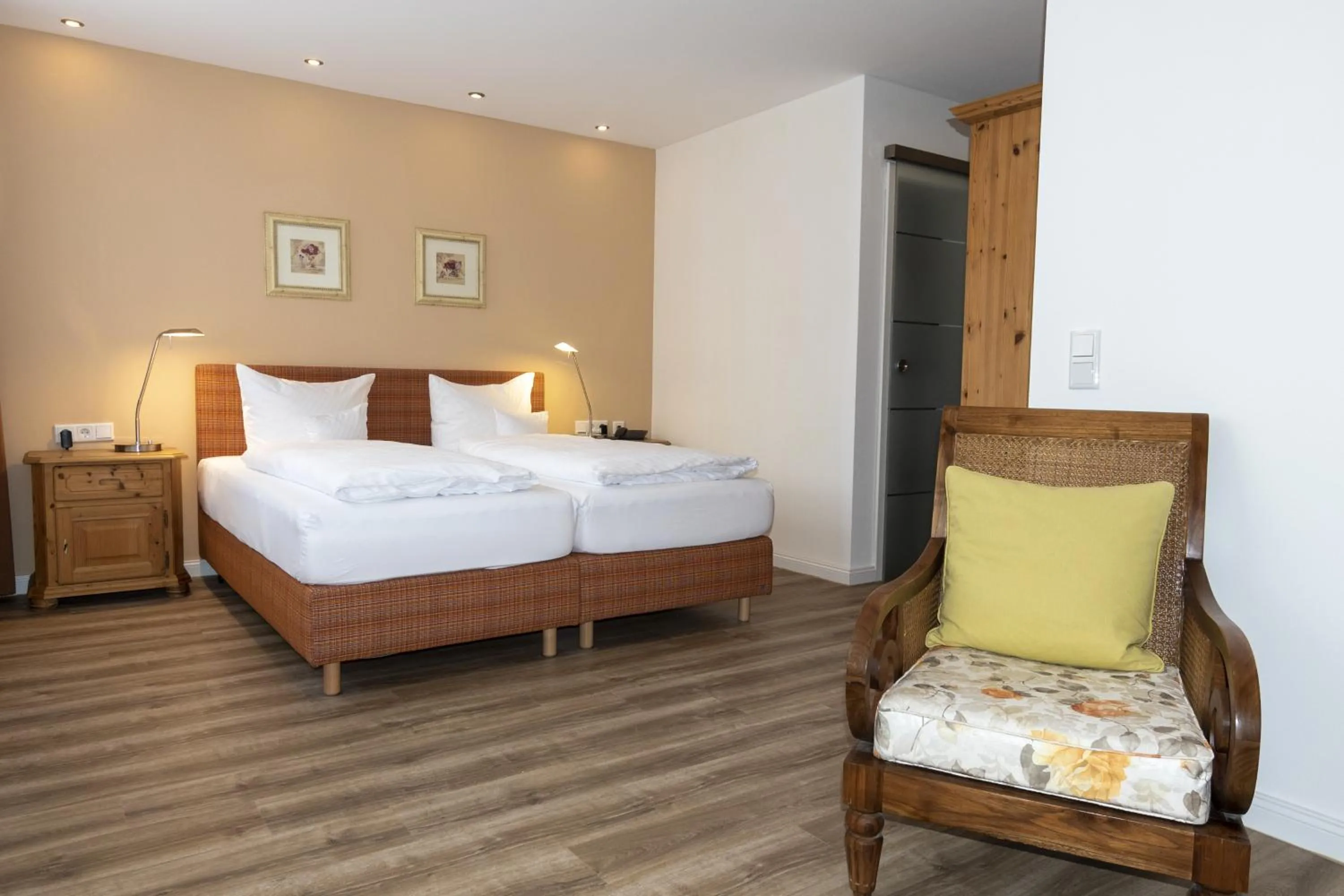 Photo of the whole room, Bed in Hotel-Restaurant Schettel
