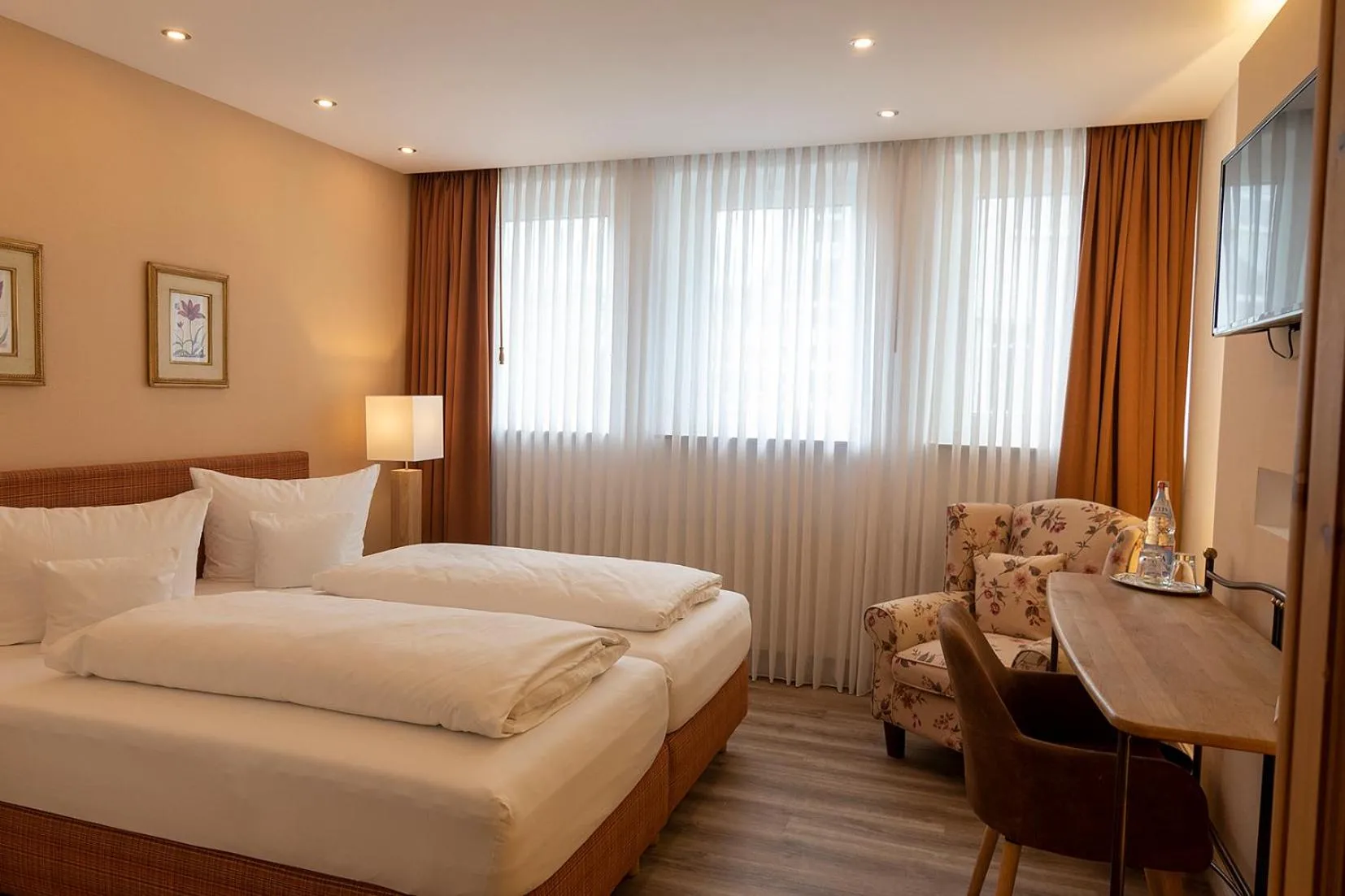 Photo of the whole room, Bed in Hotel-Restaurant Schettel