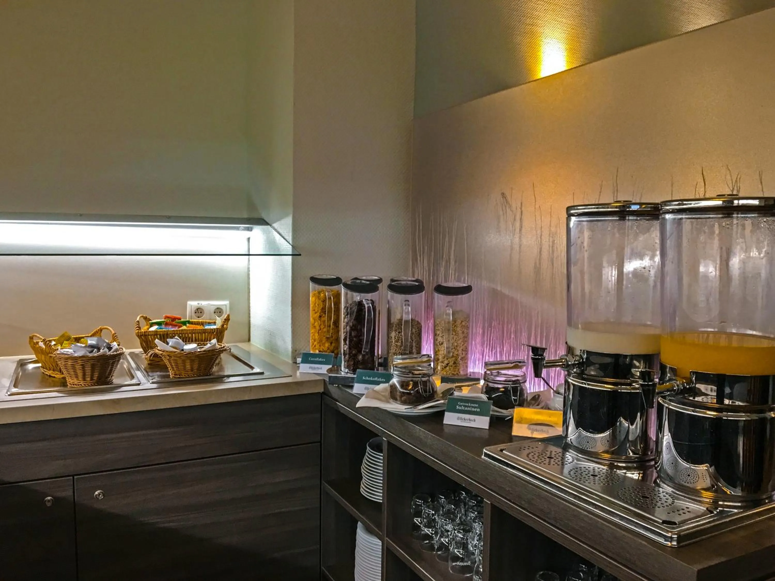 Buffet breakfast in Strandhotel Graal-Müritz