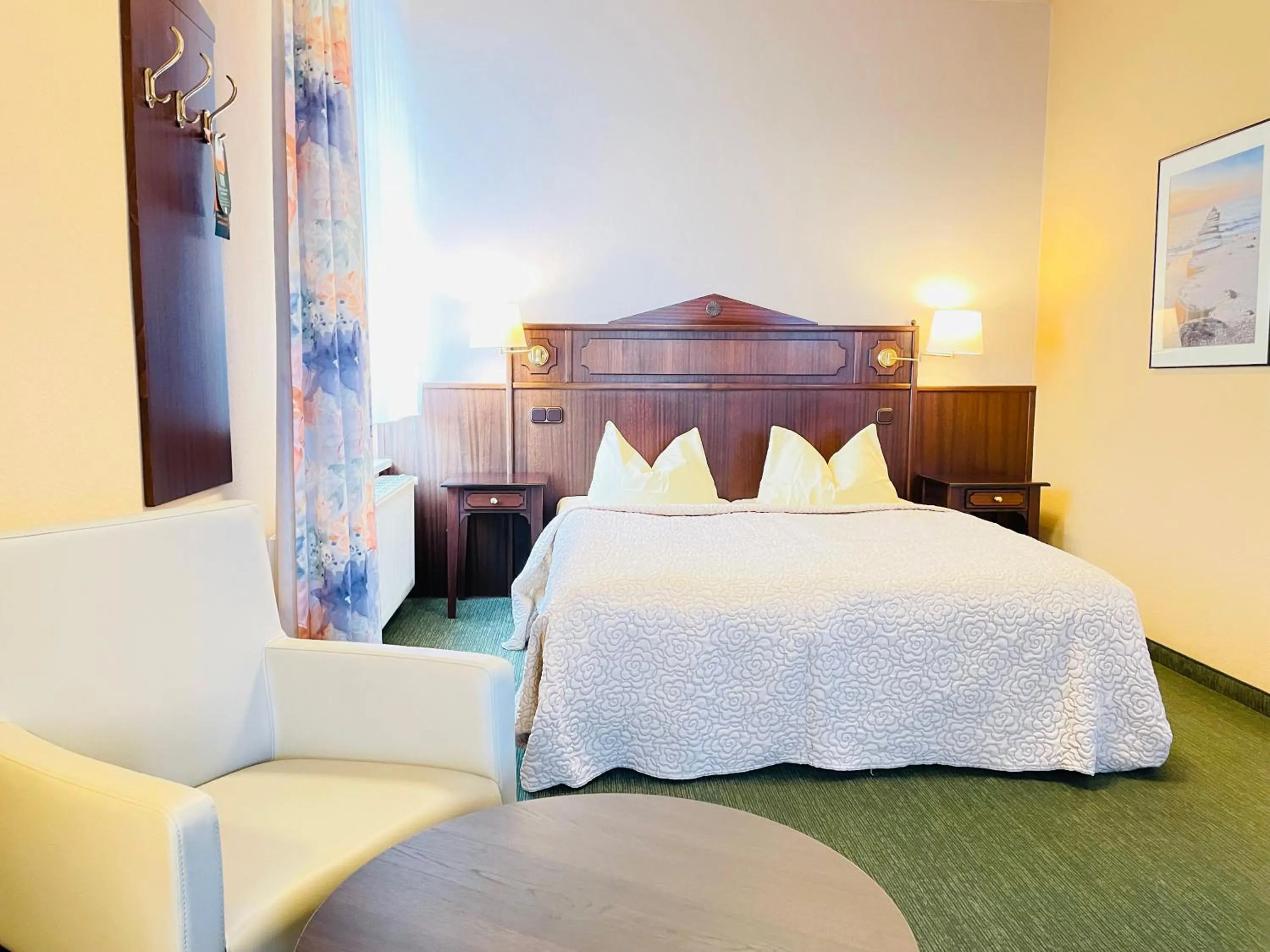 Bedroom, Bed in Strandhotel Graal-Müritz
