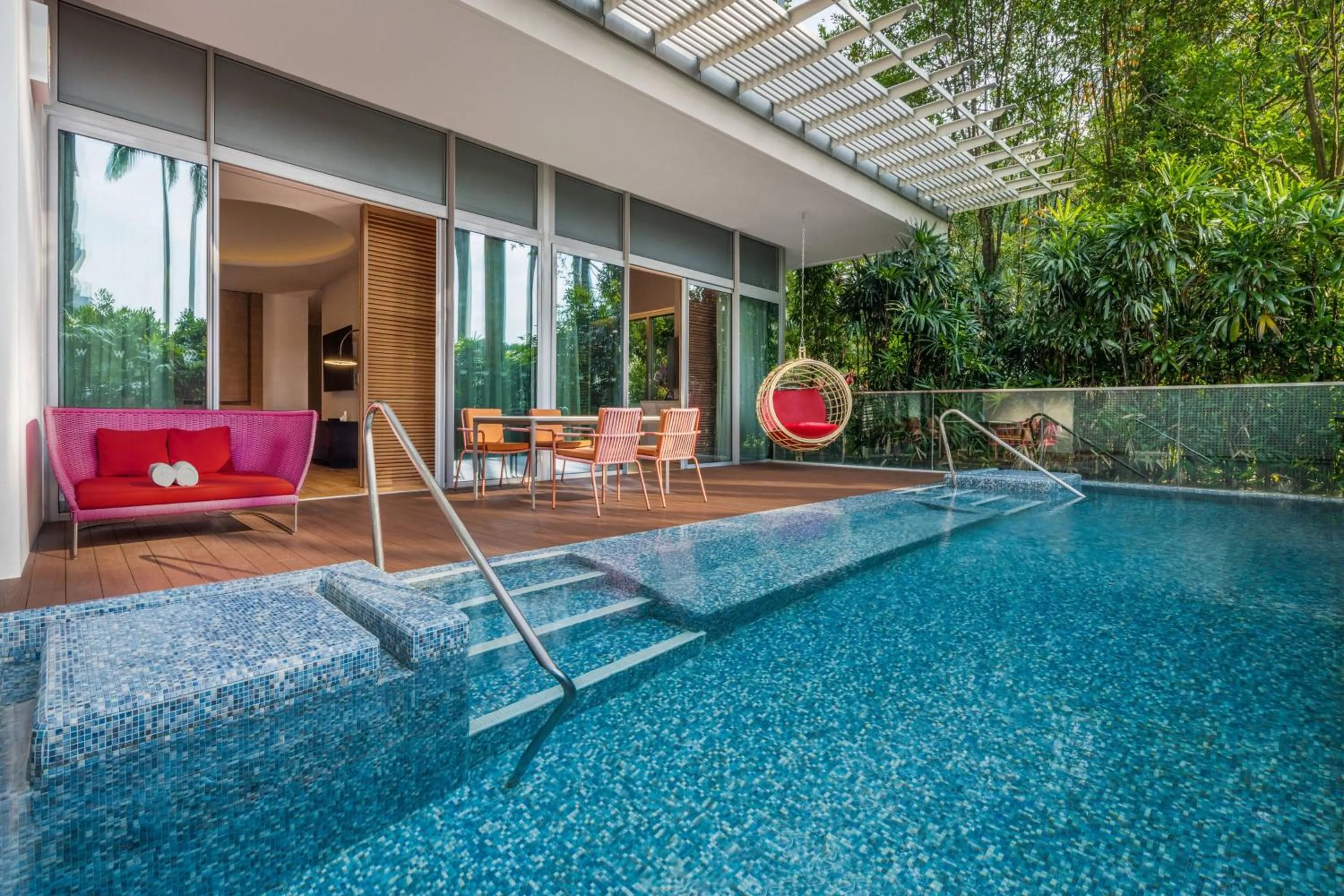 Swimming pool in W Singapore - Sentosa Cove, Newly Renovated