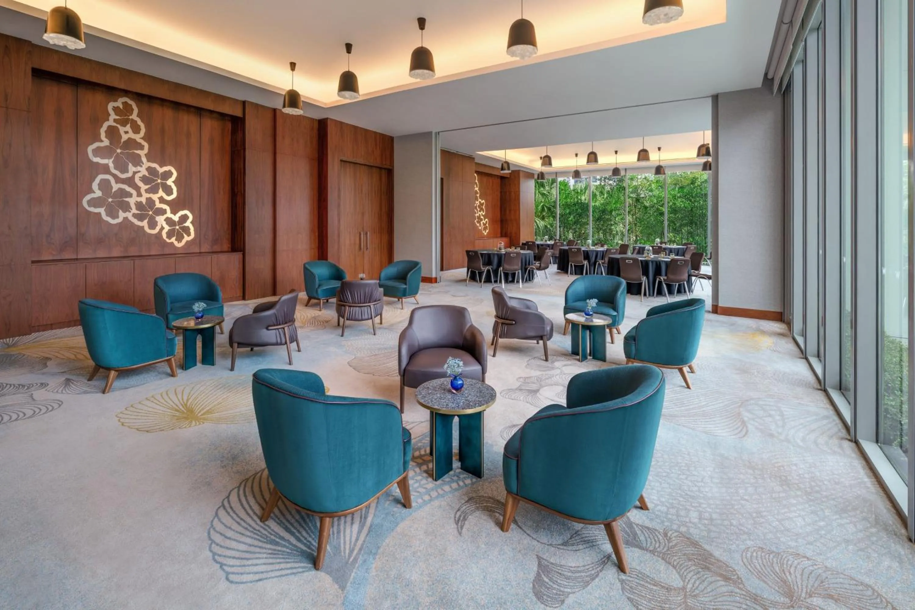 Lounge or bar in W Singapore - Sentosa Cove, Newly Renovated