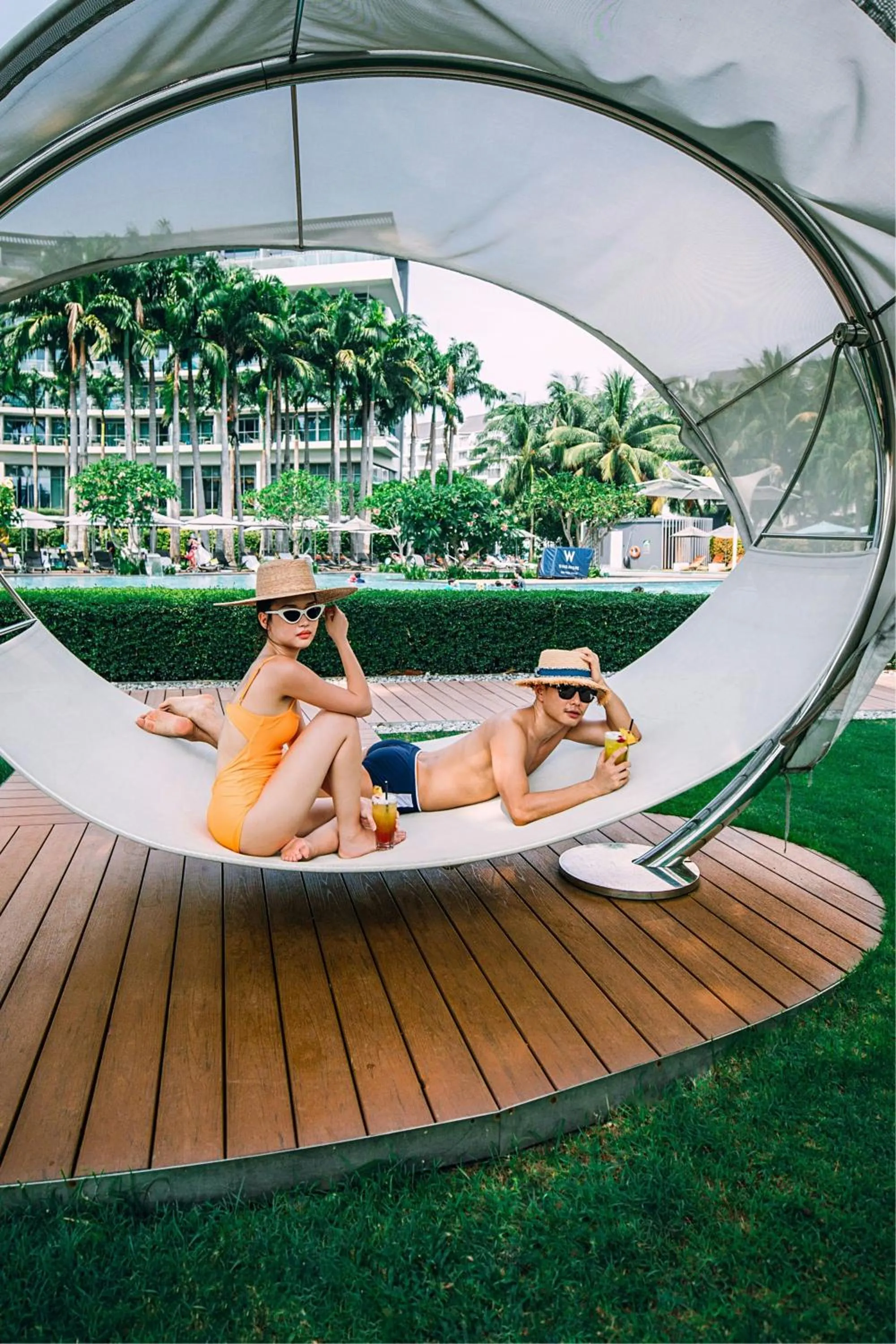 Swimming pool in W Singapore - Sentosa Cove, Newly Renovated