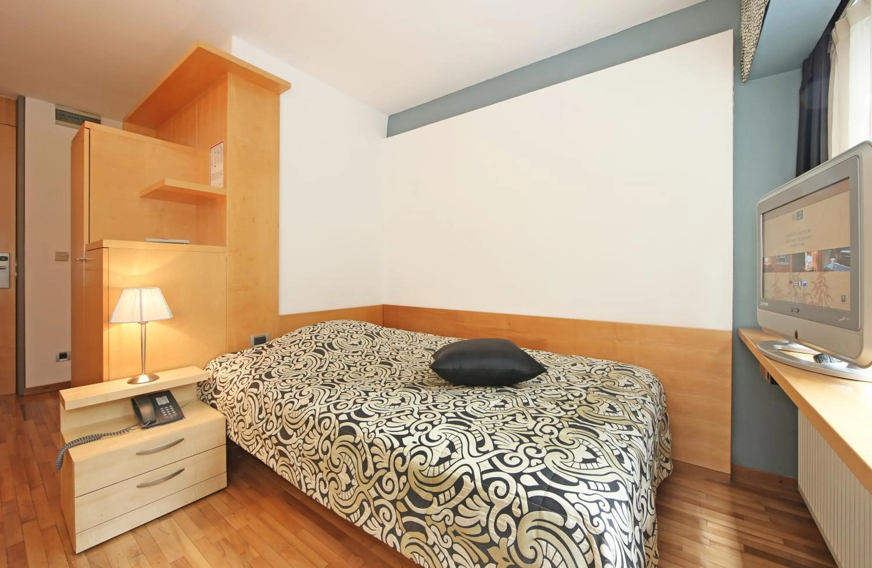 Bedroom, Bed in Hotel Grosuplje