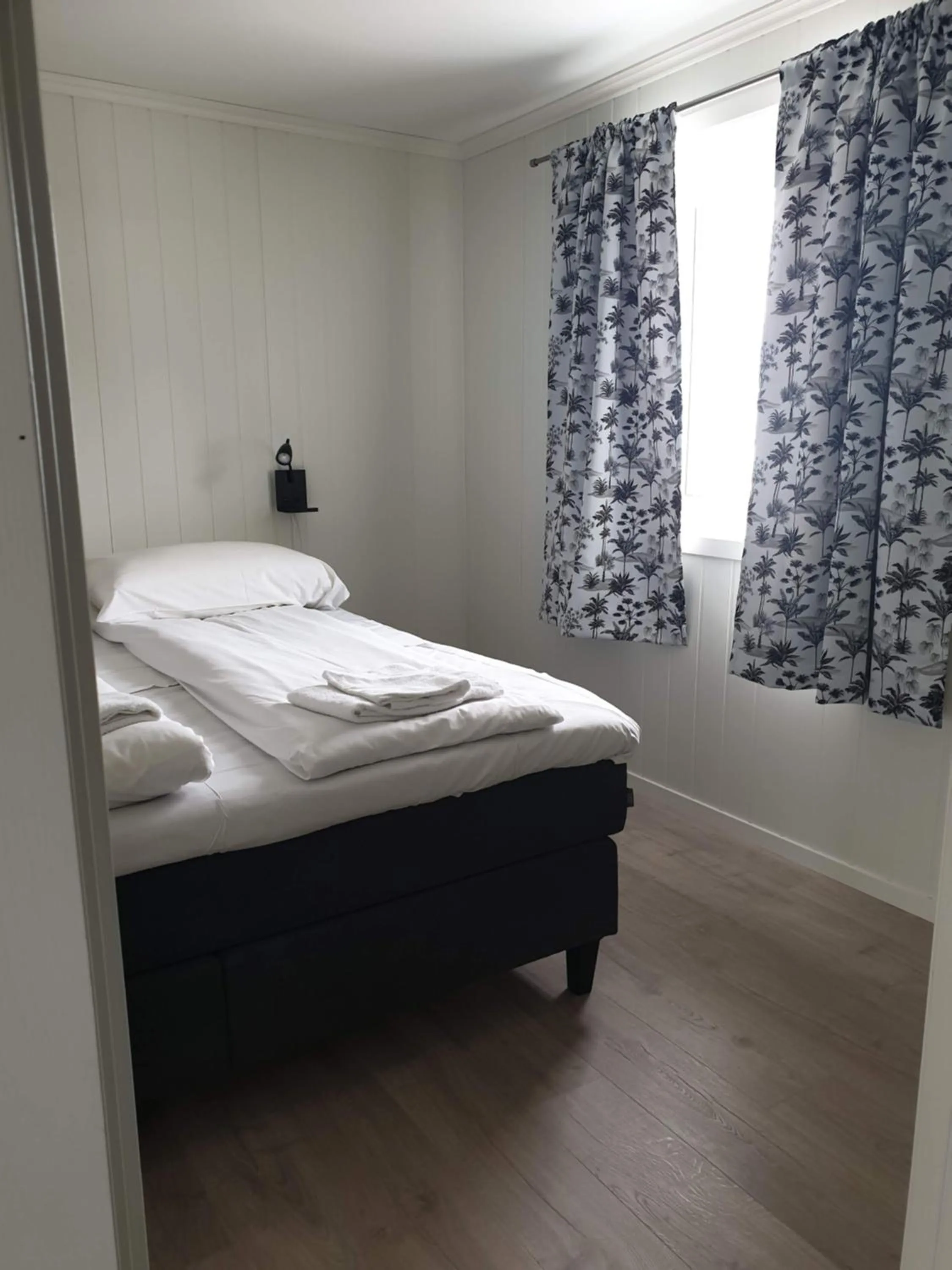 Bed in Olderfjord Turistsenter