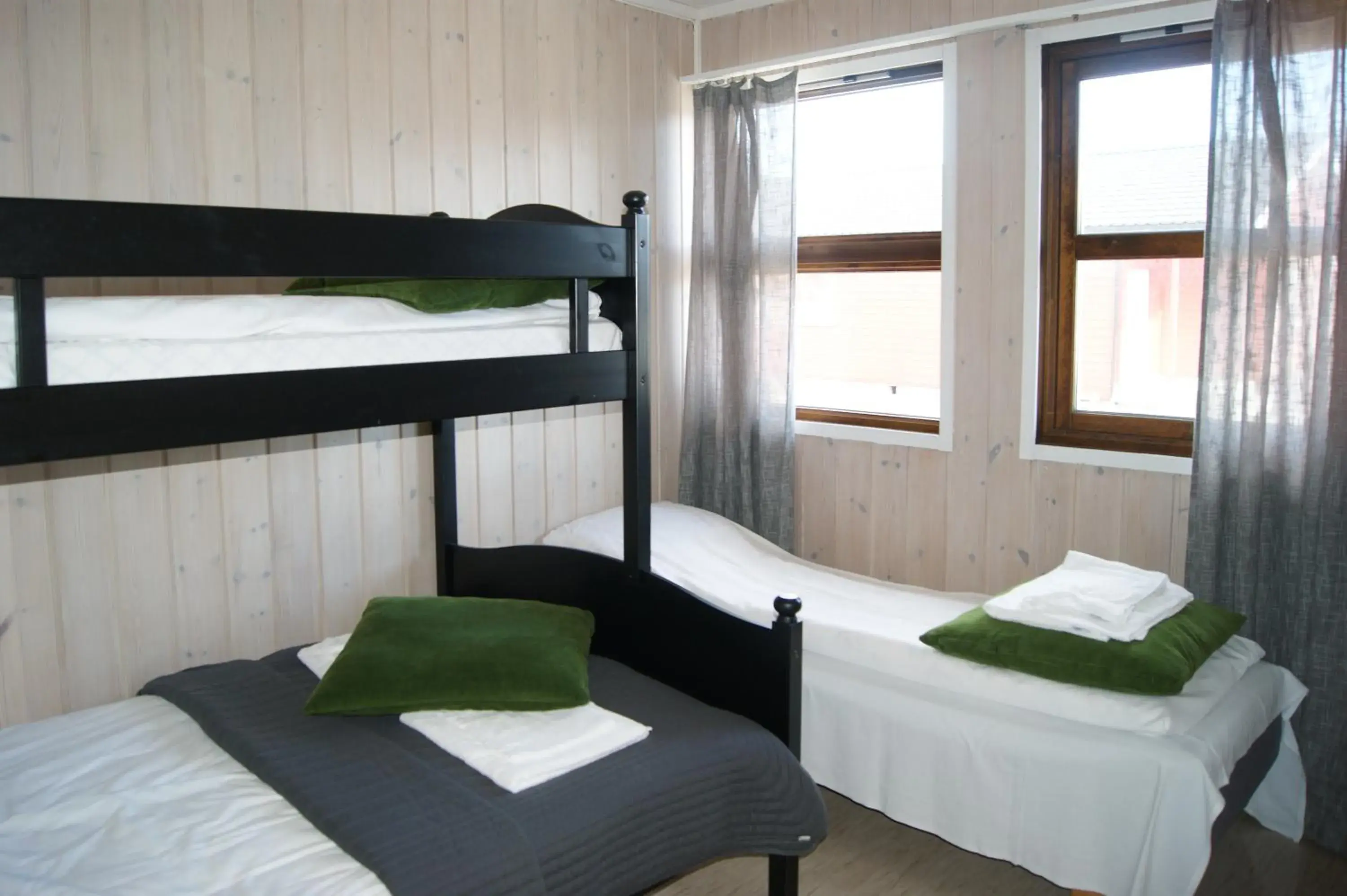 Family Room (2 Adults + 2 Children) in Olderfjord Turistsenter Family Room (2 Adults + 2 Children) in Olderfjord Turistsenter