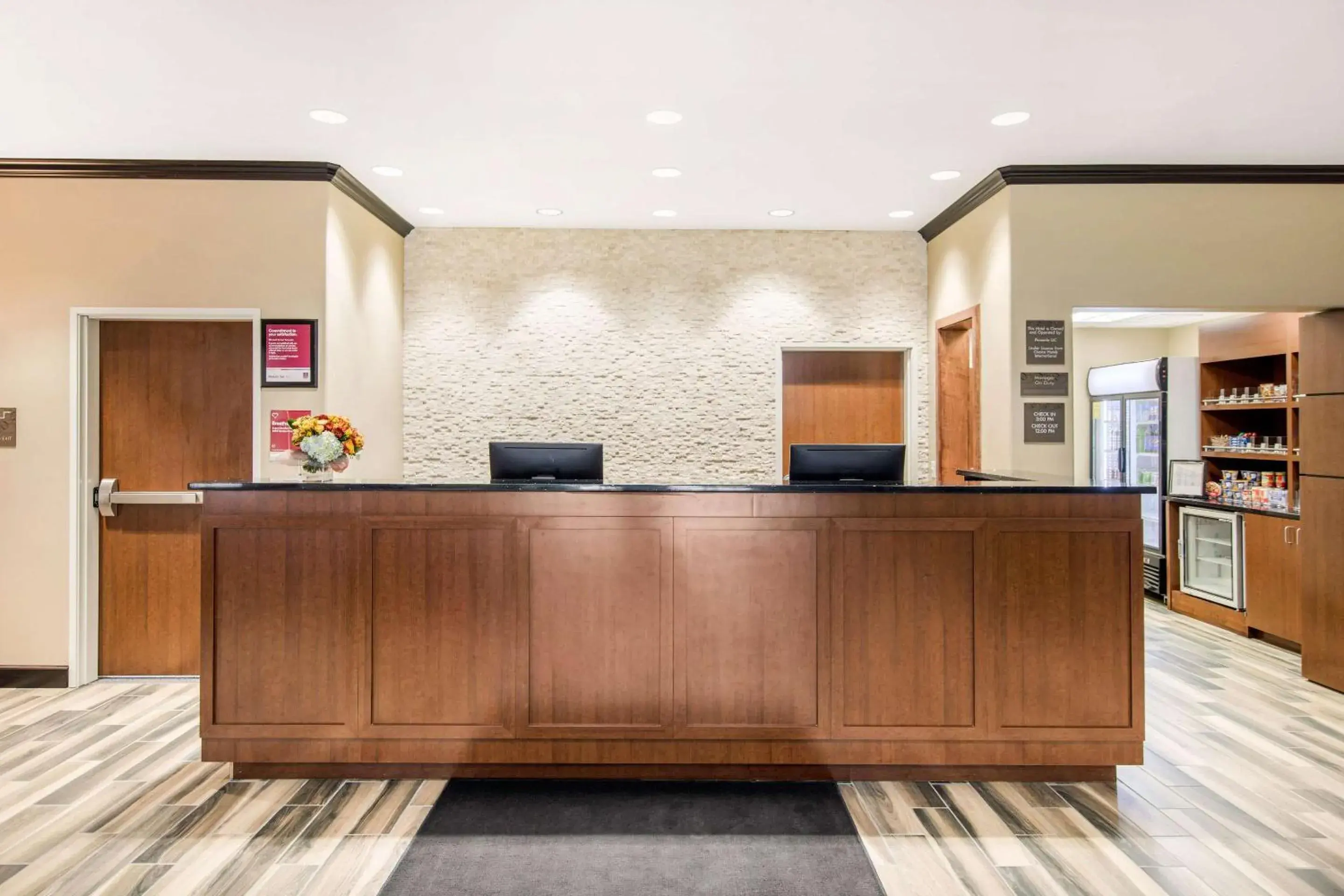 Lobby or reception in Comfort Suites Liberal North Lobby or reception in Comfort Suites Liberal North