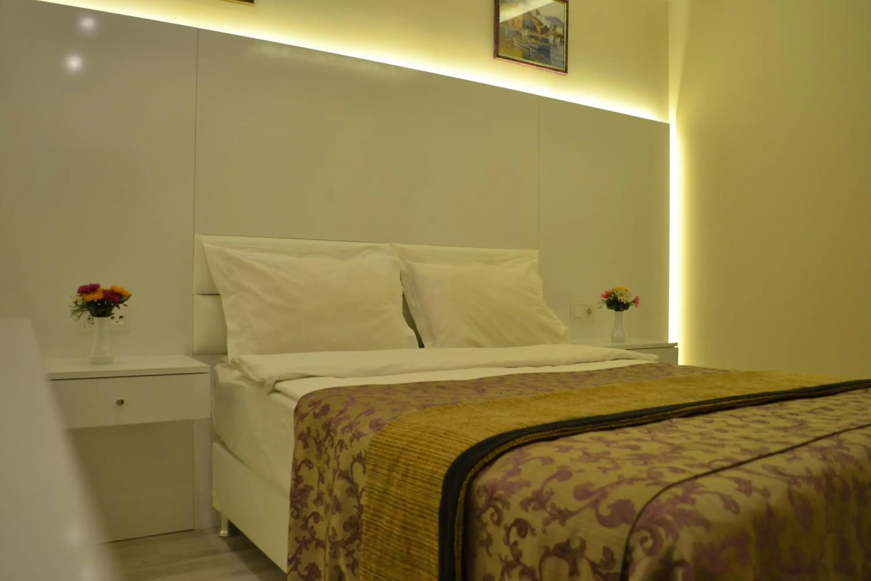 Bedroom, Bed in Grand Fatih Hotel Bedroom, Bed in Grand Fatih Hotel