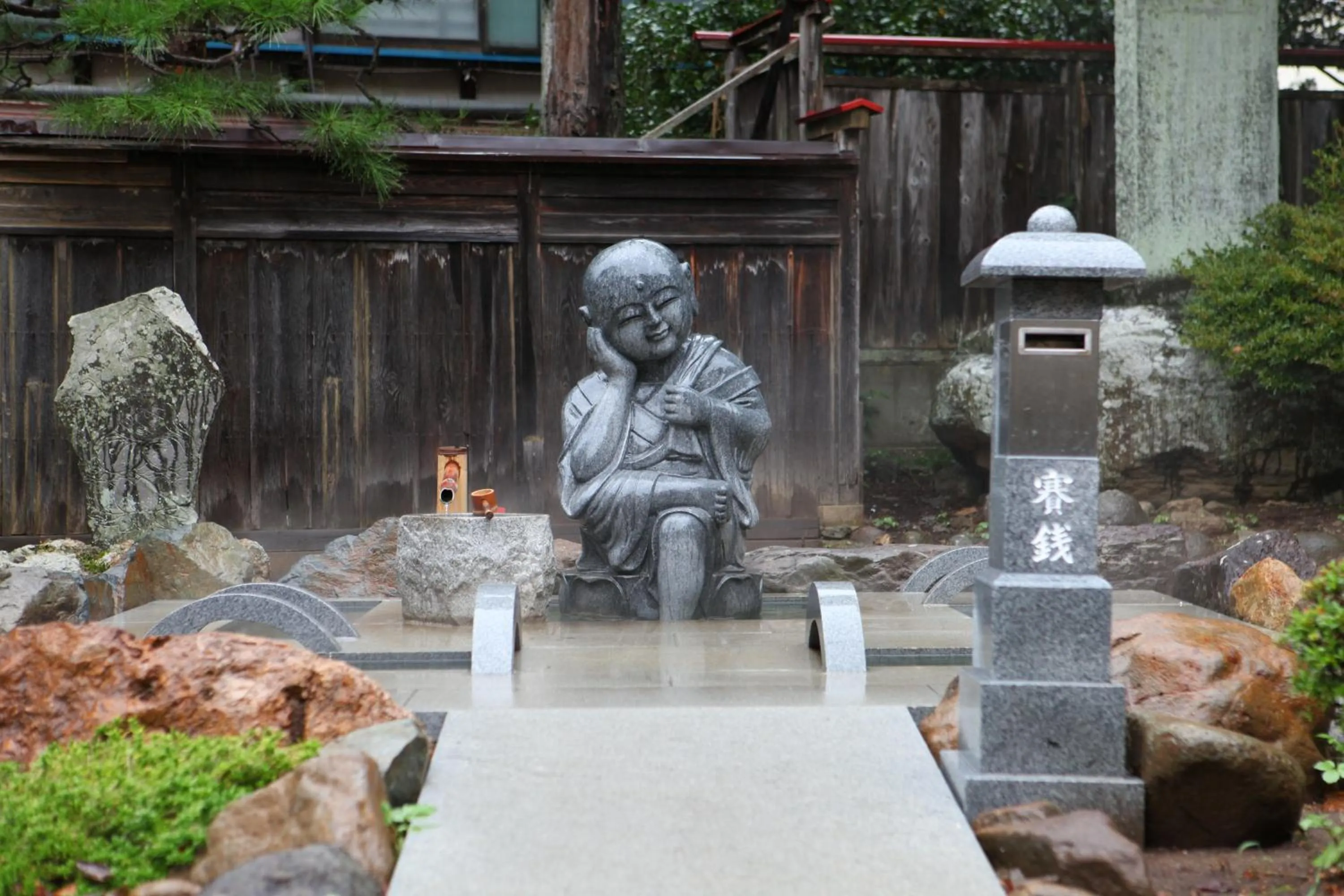 Area and facilities in Yudanaka Yumoto