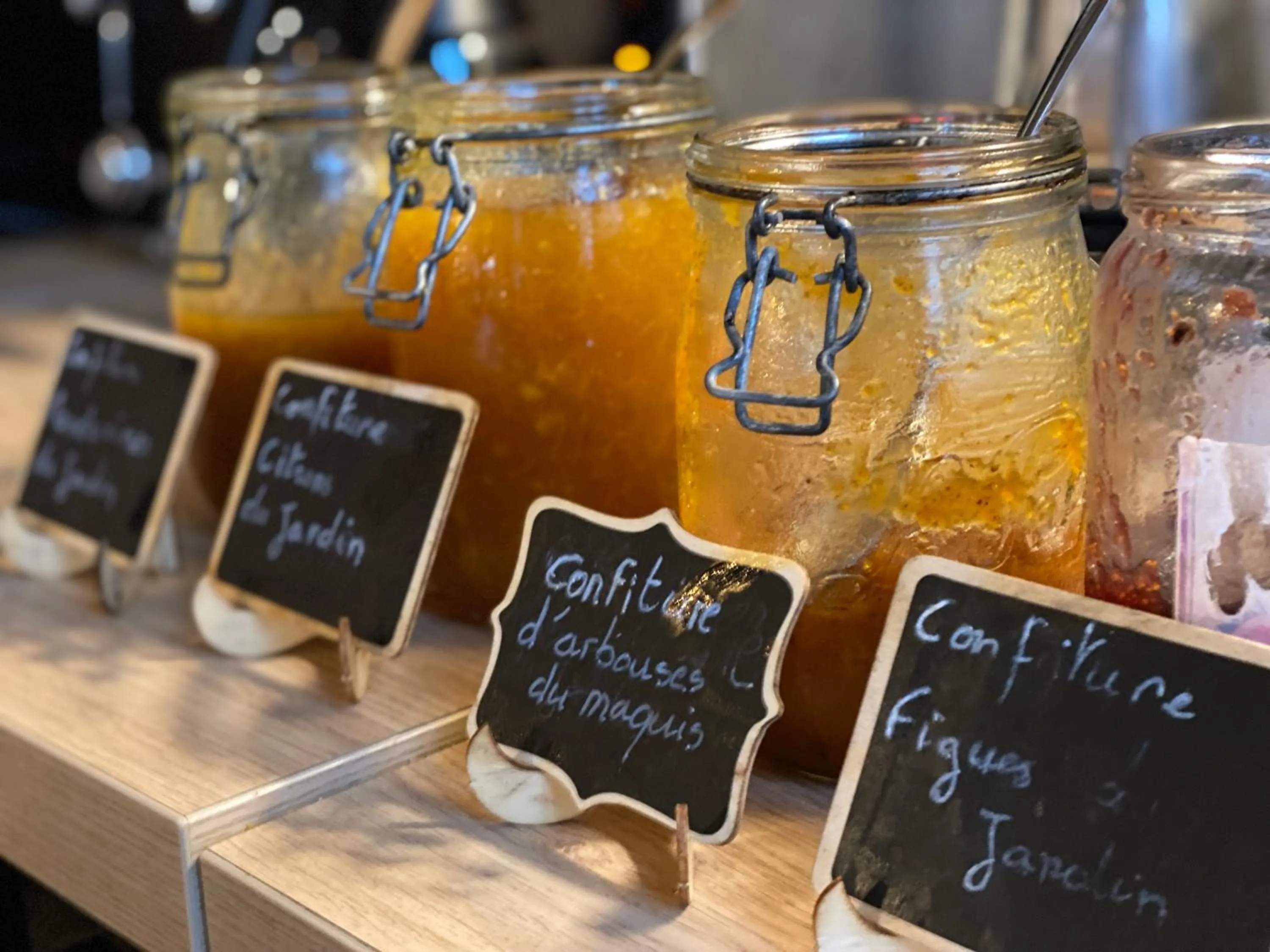 Buffet breakfast in Hôtel le Grillon