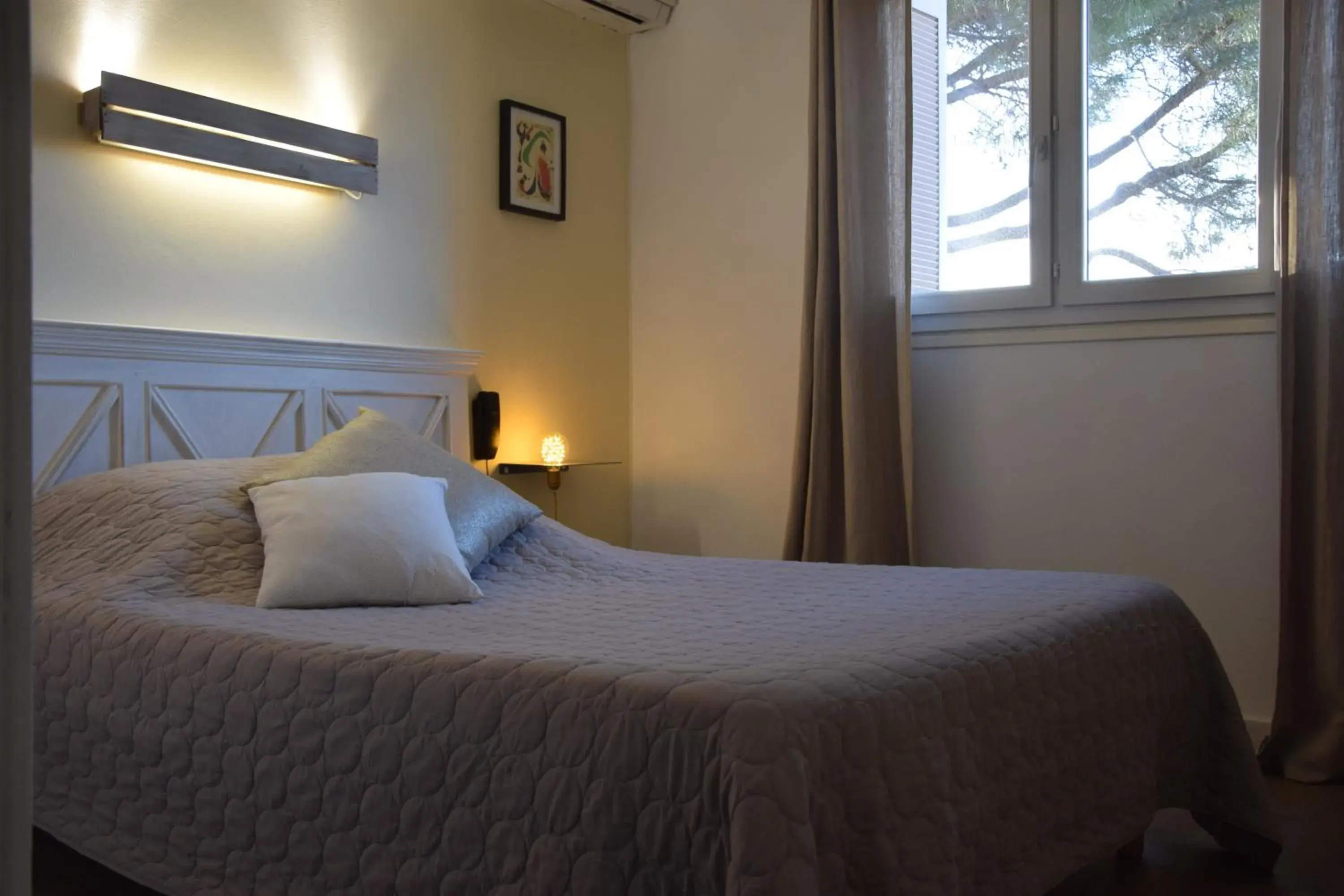 Standard Double or Twin Room in Hôtel le Grillon Standard Double or Twin Room in Hôtel le Grillon