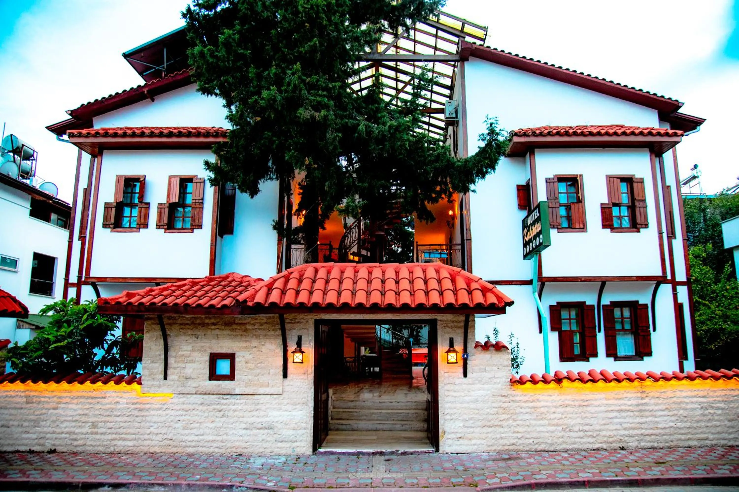 Property building in Kaliptus Hotel