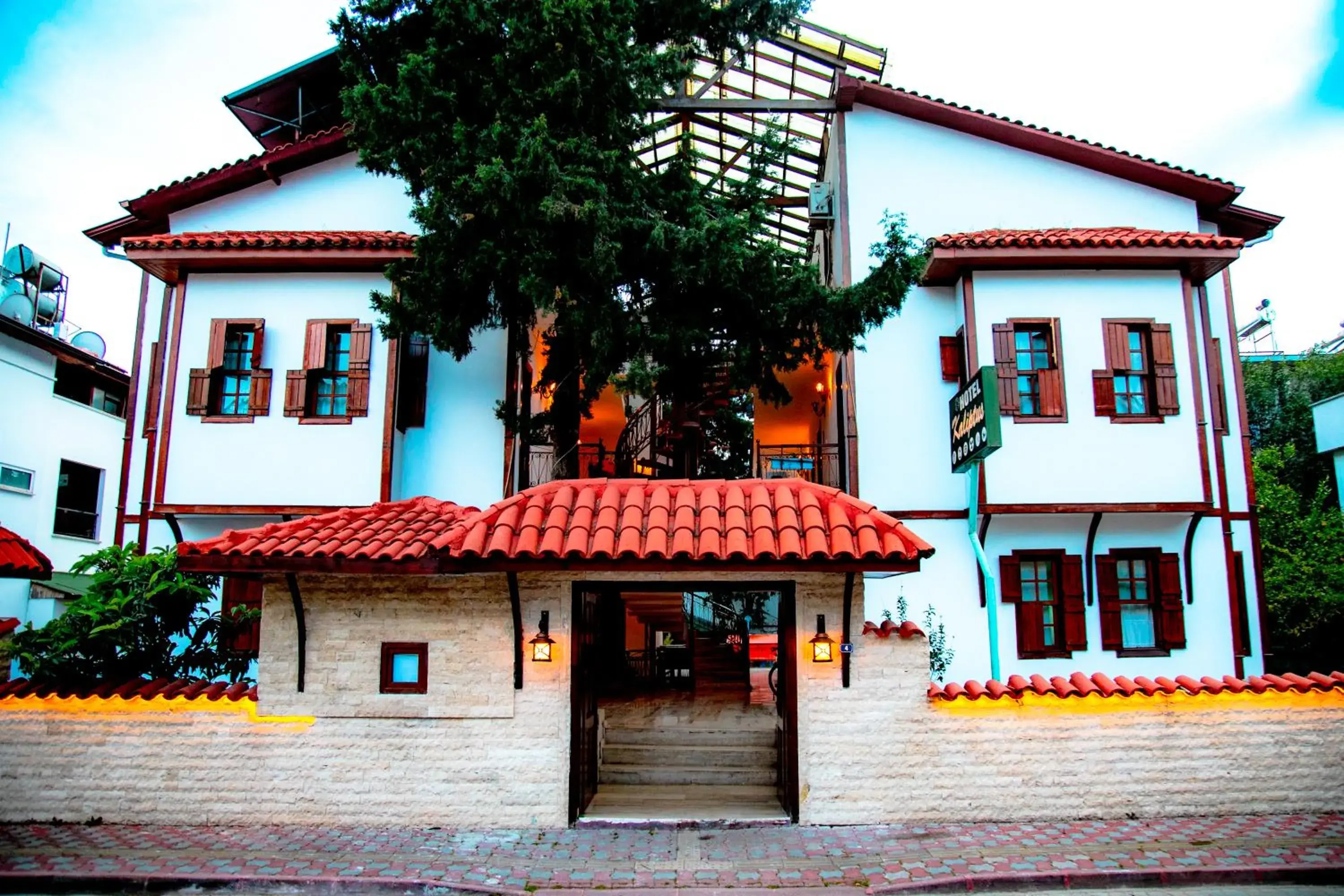 Property building in Kaliptus Hotel Property building in Kaliptus Hotel