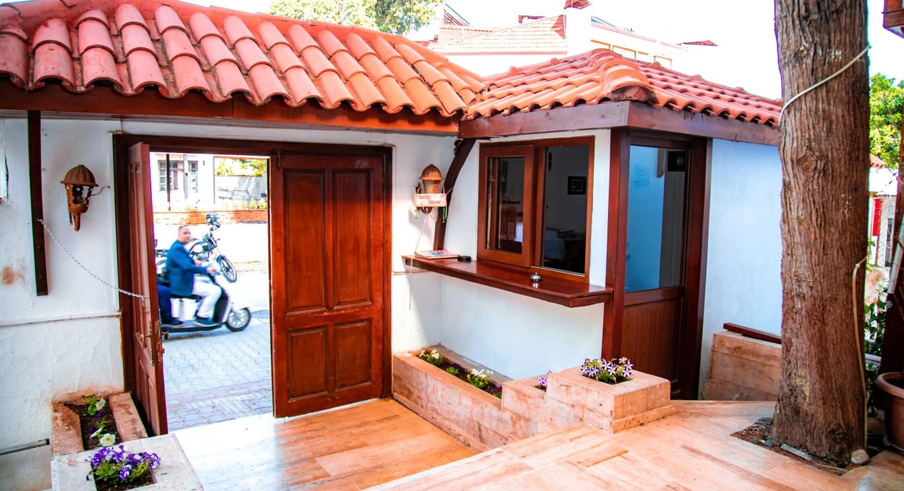 Facade/entrance in Kaliptus Hotel