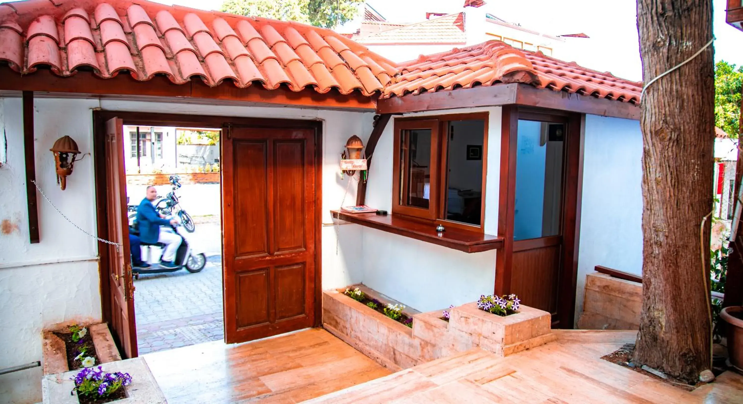 Facade/entrance in Kaliptus Hotel Facade/entrance in Kaliptus Hotel